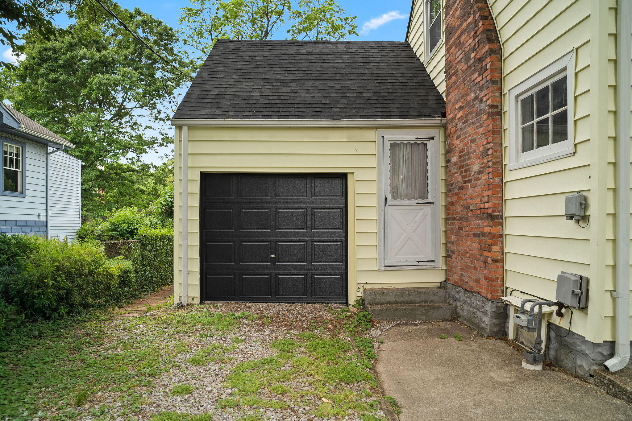 129 Delmont Drive Property Photo 4
