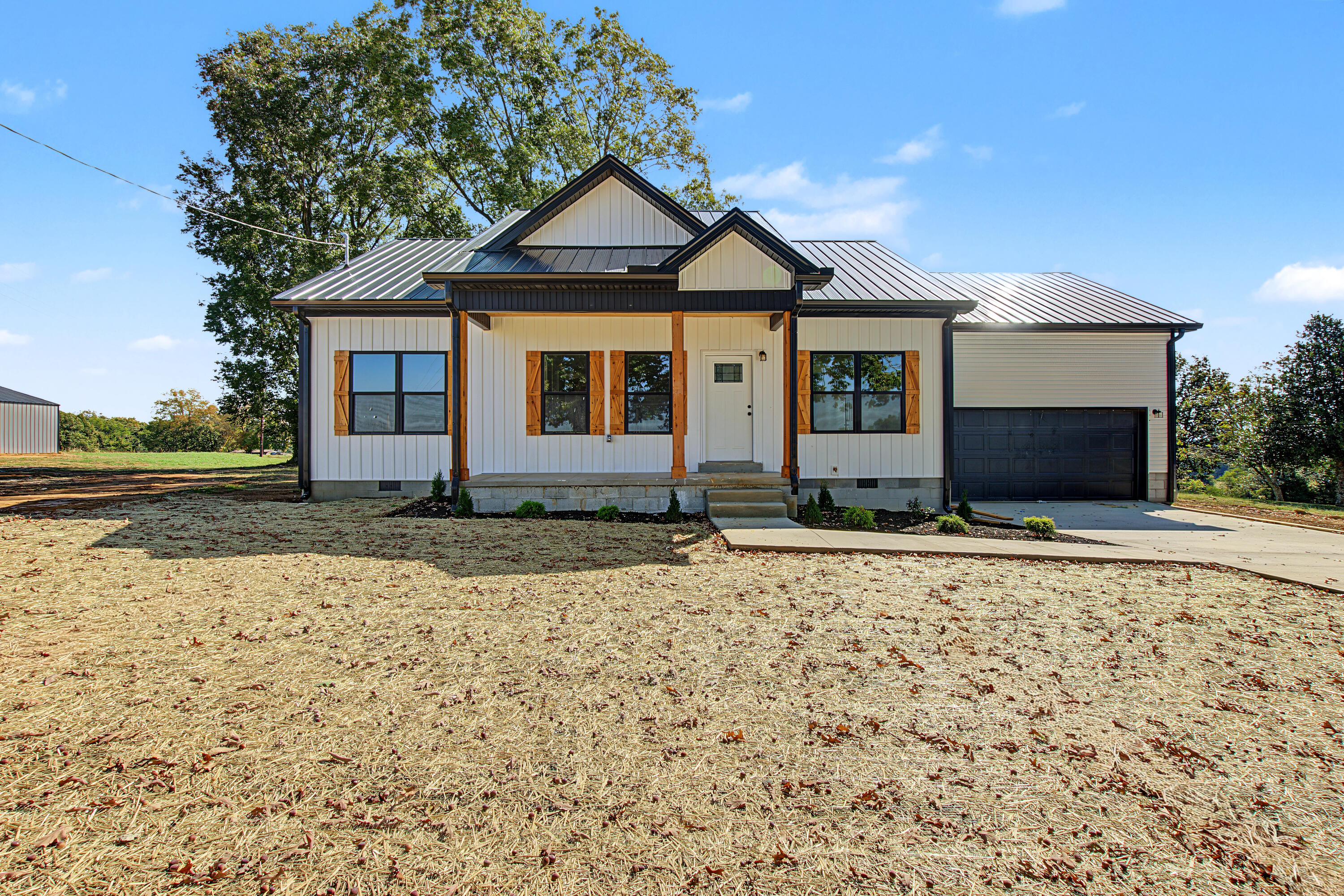 563 Heltsley Road Property Photo 1
