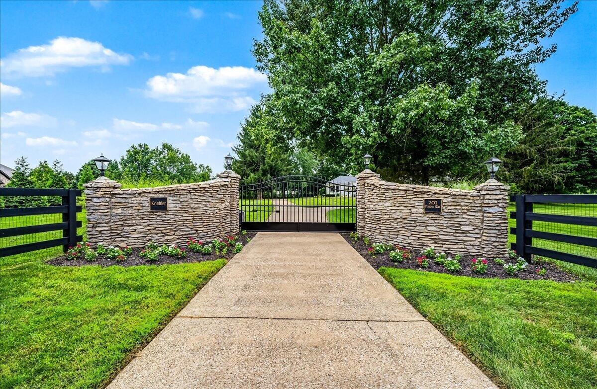 201 Ponder Way Property Photo 3
