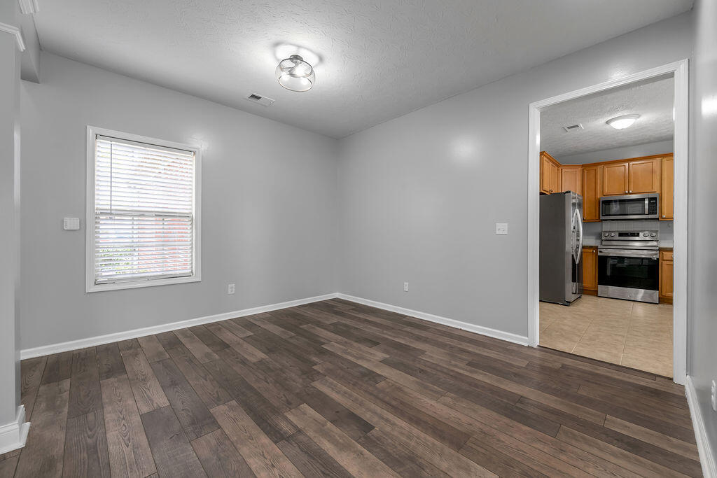 3041 Drexel Pass Property Photo 18