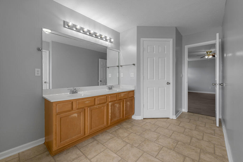 3041 Drexel Pass Property Photo 43