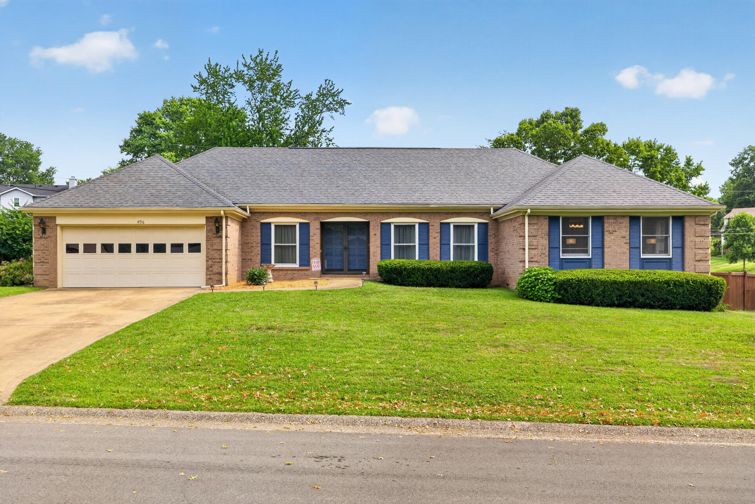 406 Lynnway Drive Property Photo 1