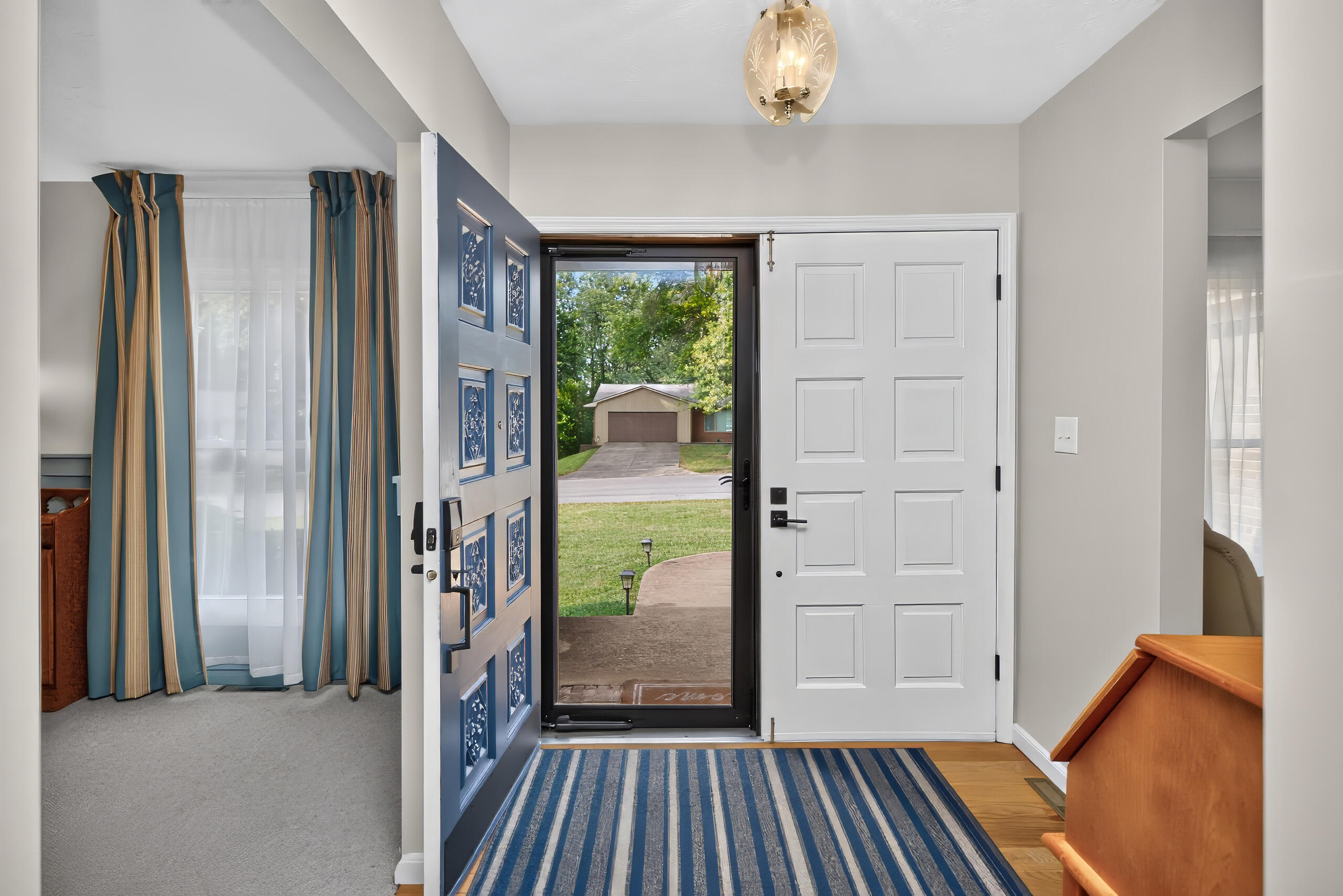 406 Lynnway Drive Property Photo 4