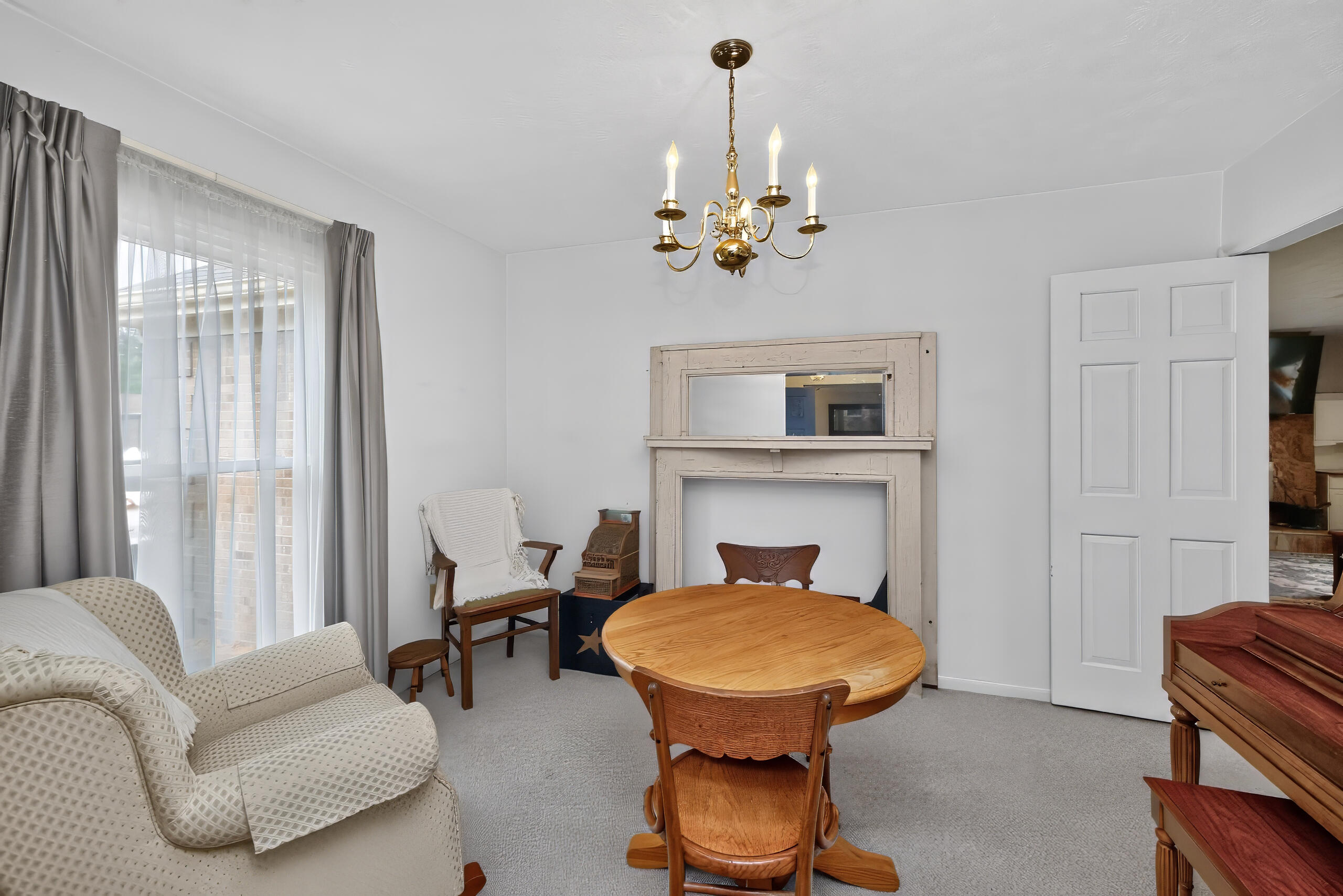 406 Lynnway Drive Property Photo 8