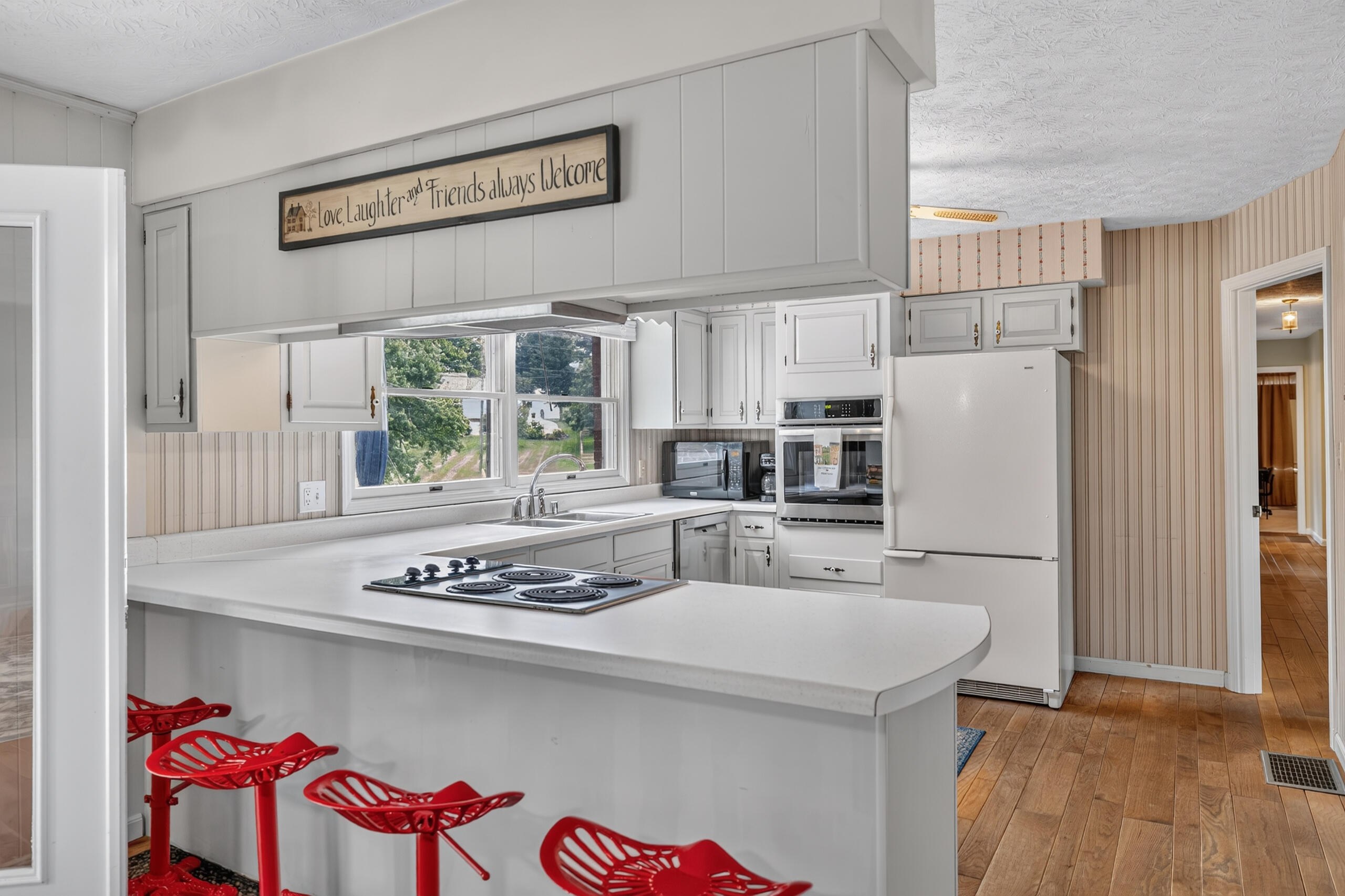 406 Lynnway Drive Property Photo 11