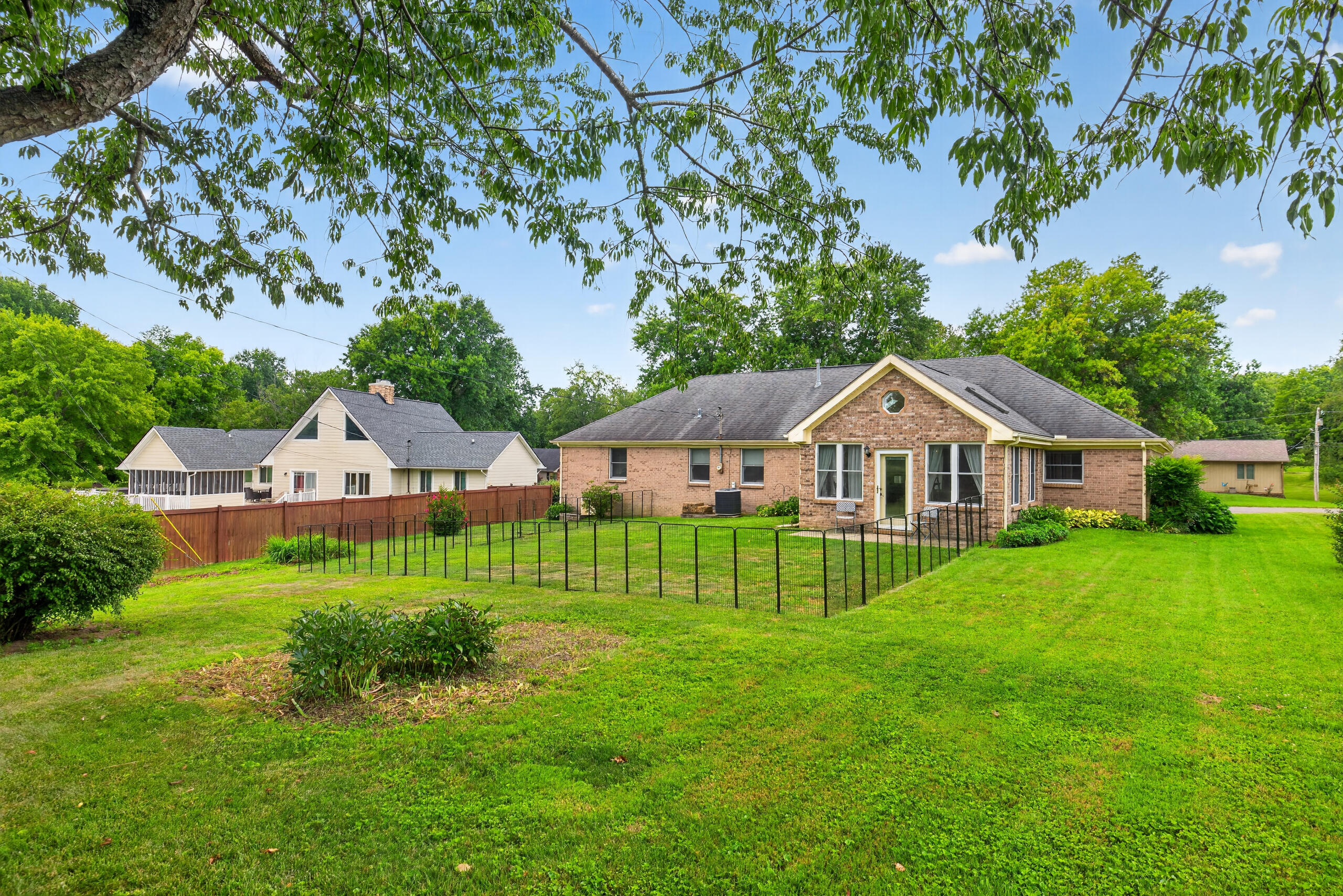 406 Lynnway Drive Property Photo 33