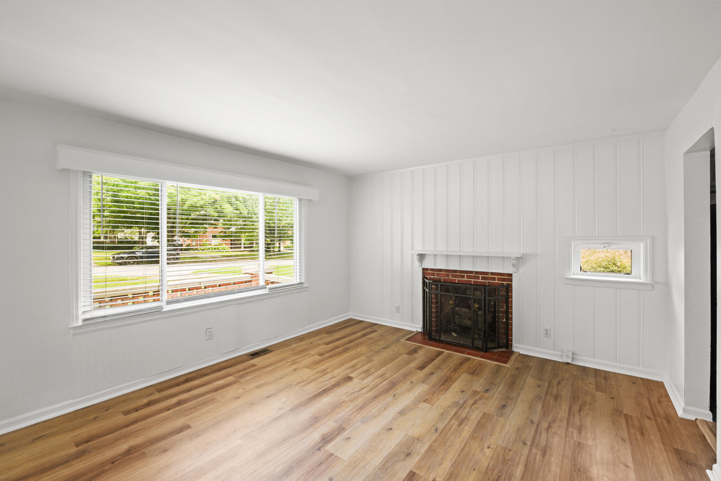 284 Taylor Drive Property Photo 3