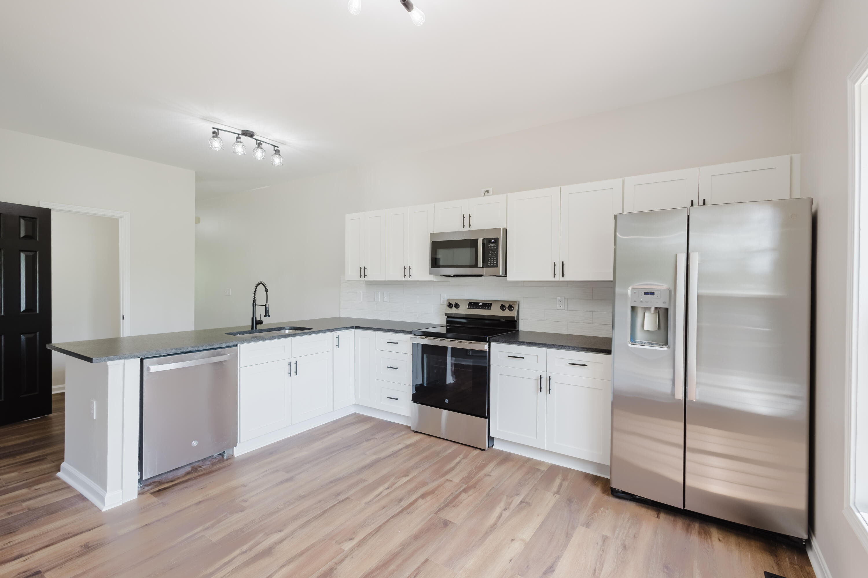 3052 Roundway Down Lane Property Photo 11