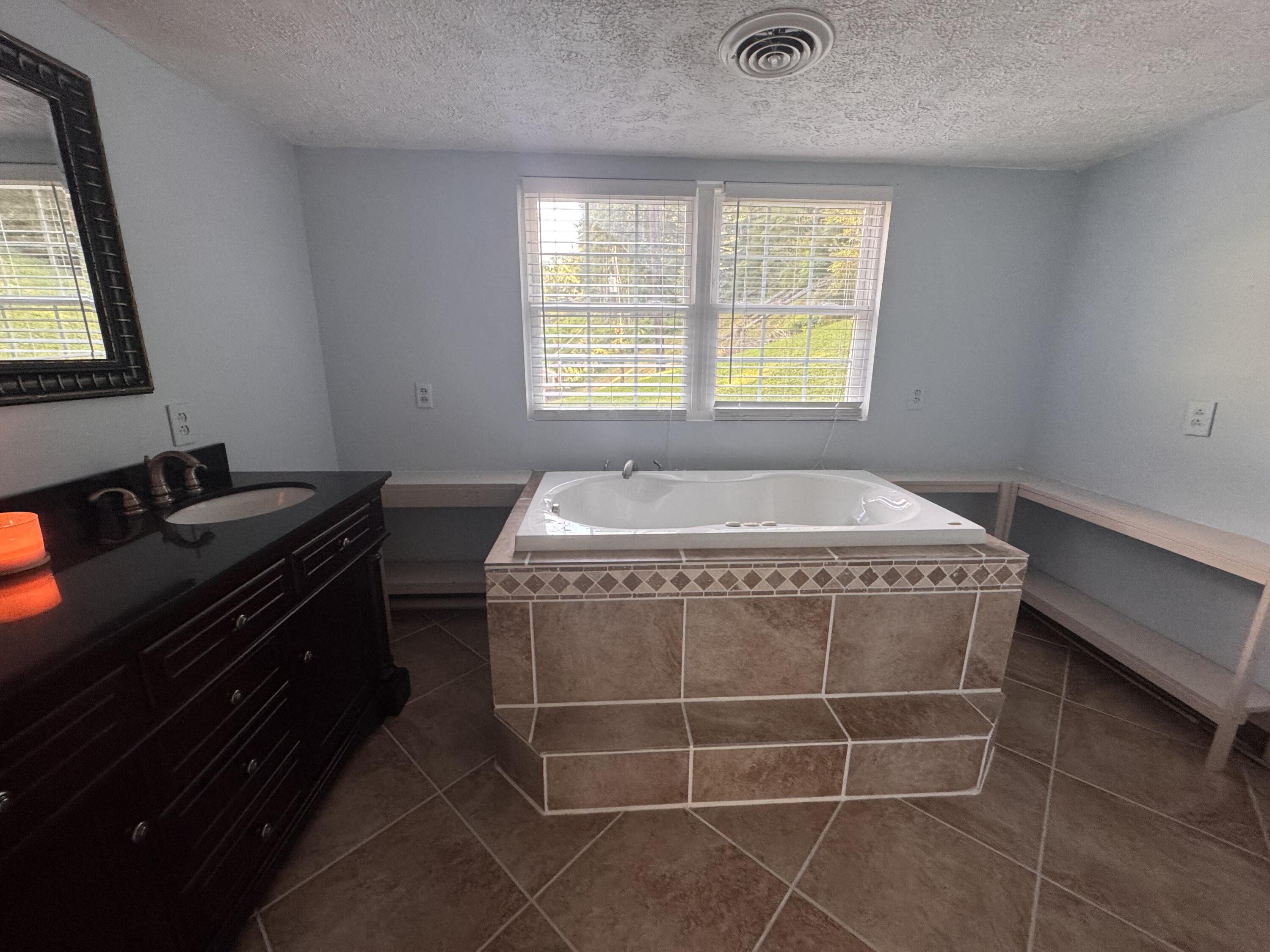 497 Bee Hive Rd Road Property Photo 3