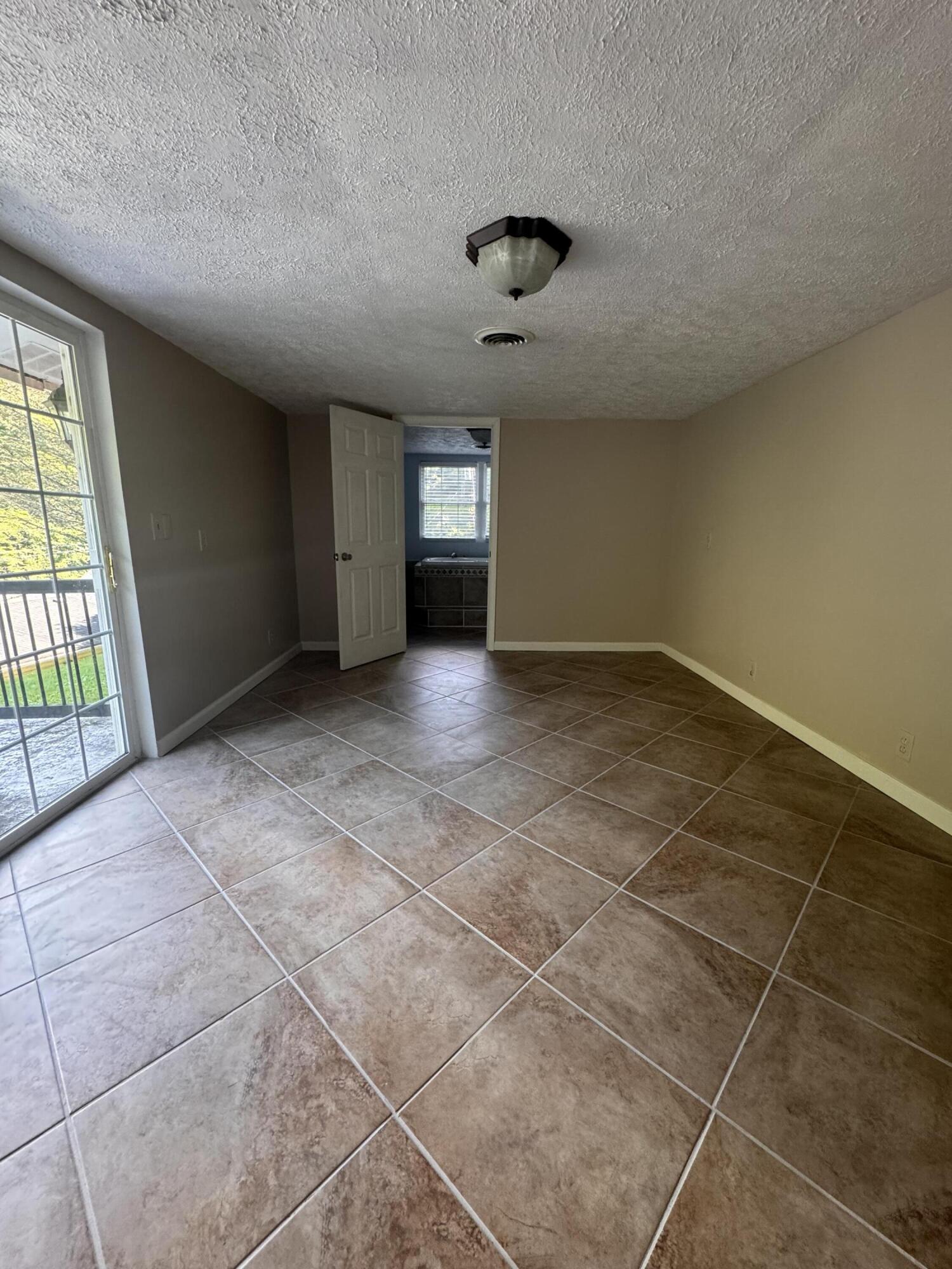 497 Bee Hive Rd Road Property Photo 4