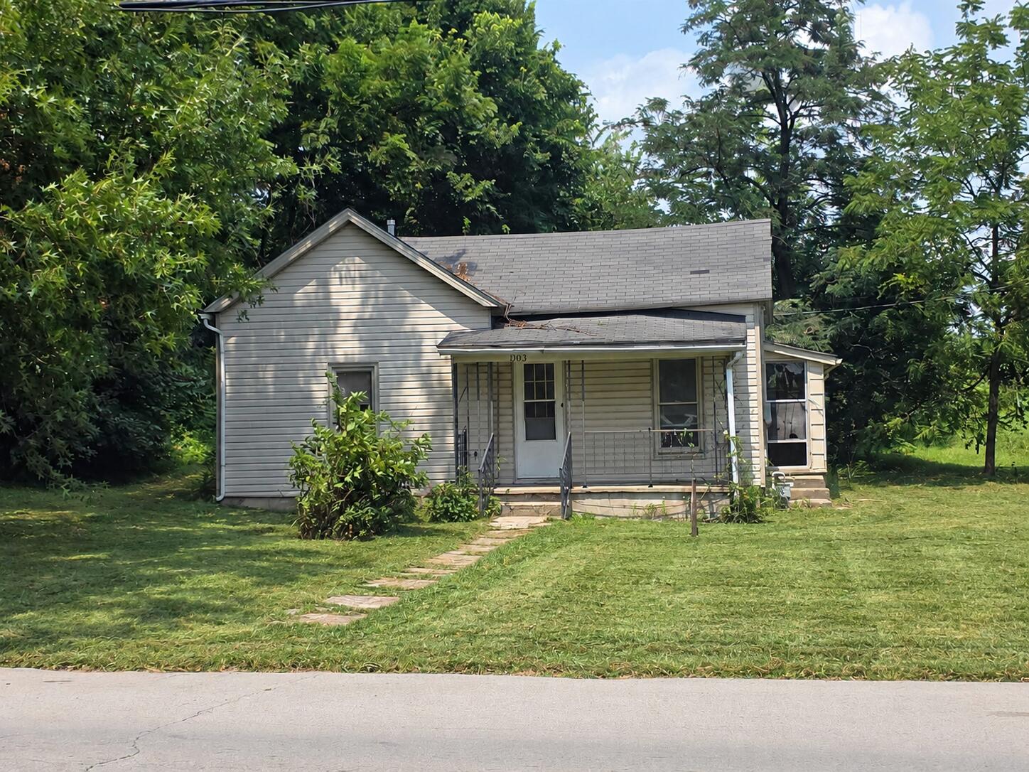 1303 E Main Street Property Photo 1