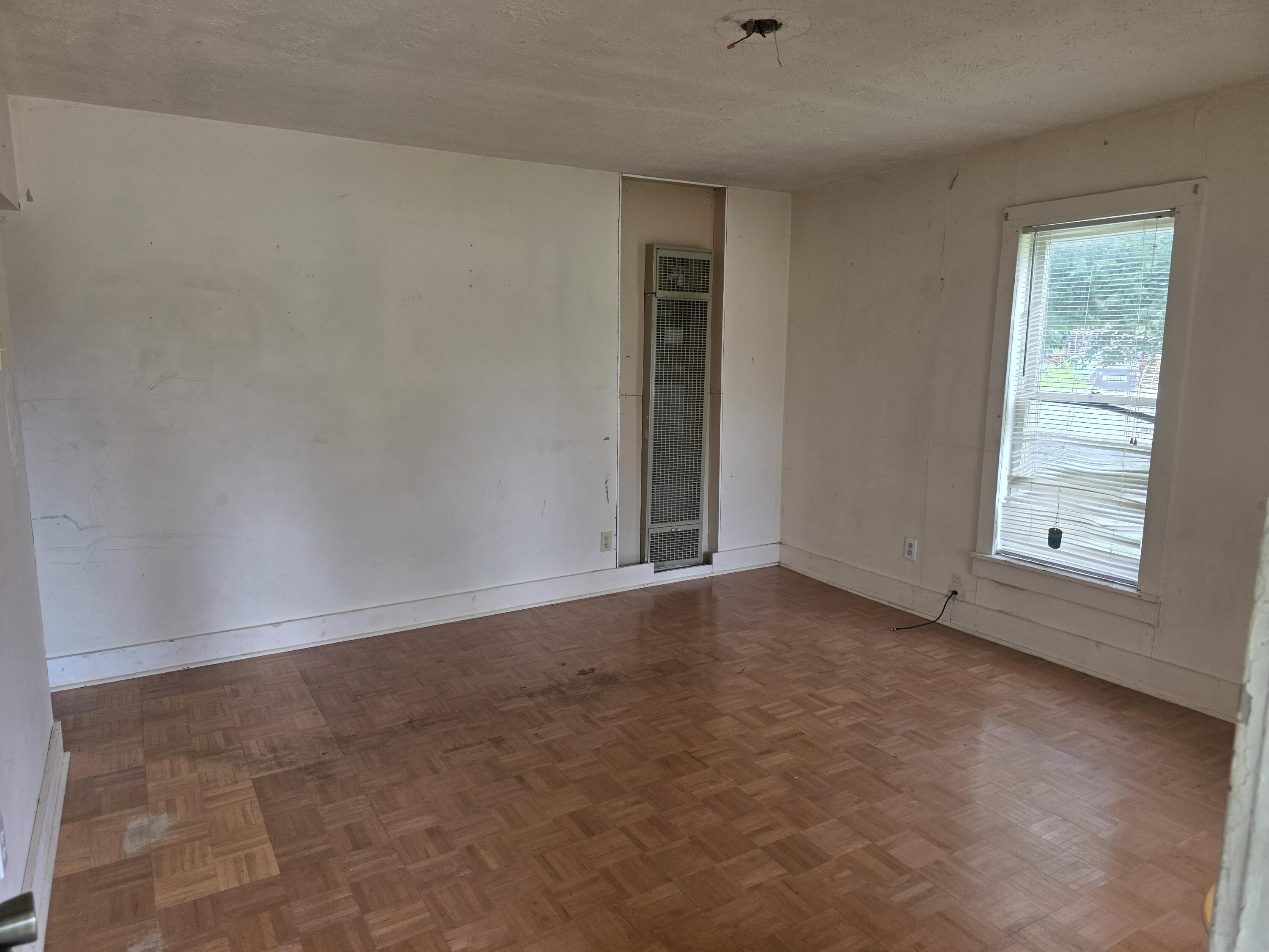 1303 E Main Street Property Photo 2