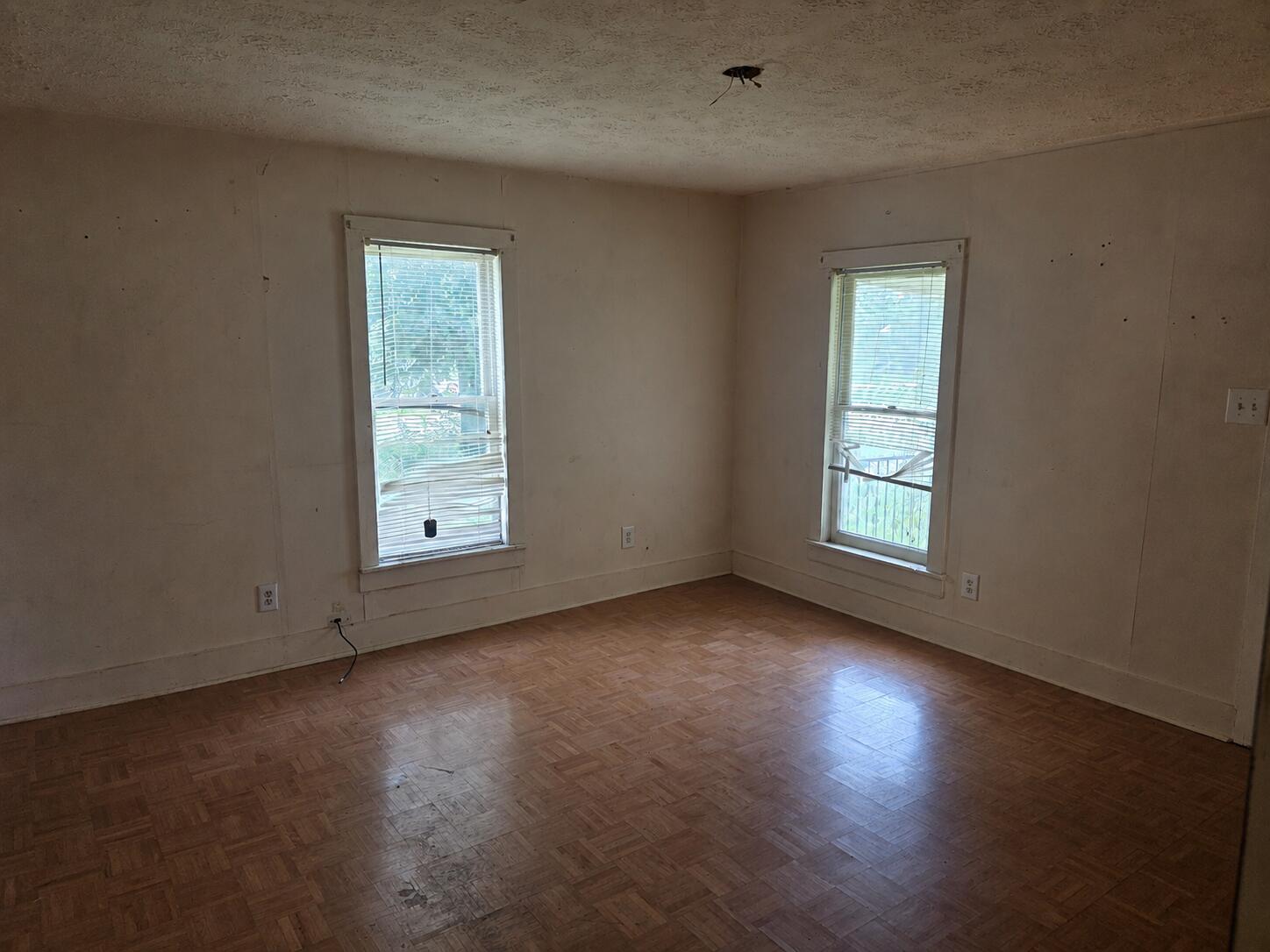 1303 E Main Street Property Photo 3