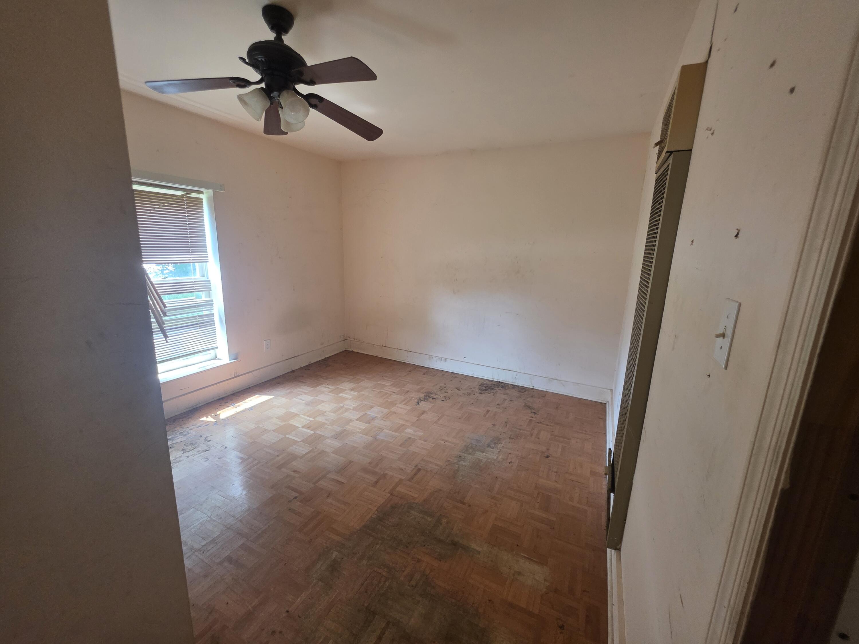 1303 E Main Street Property Photo 5