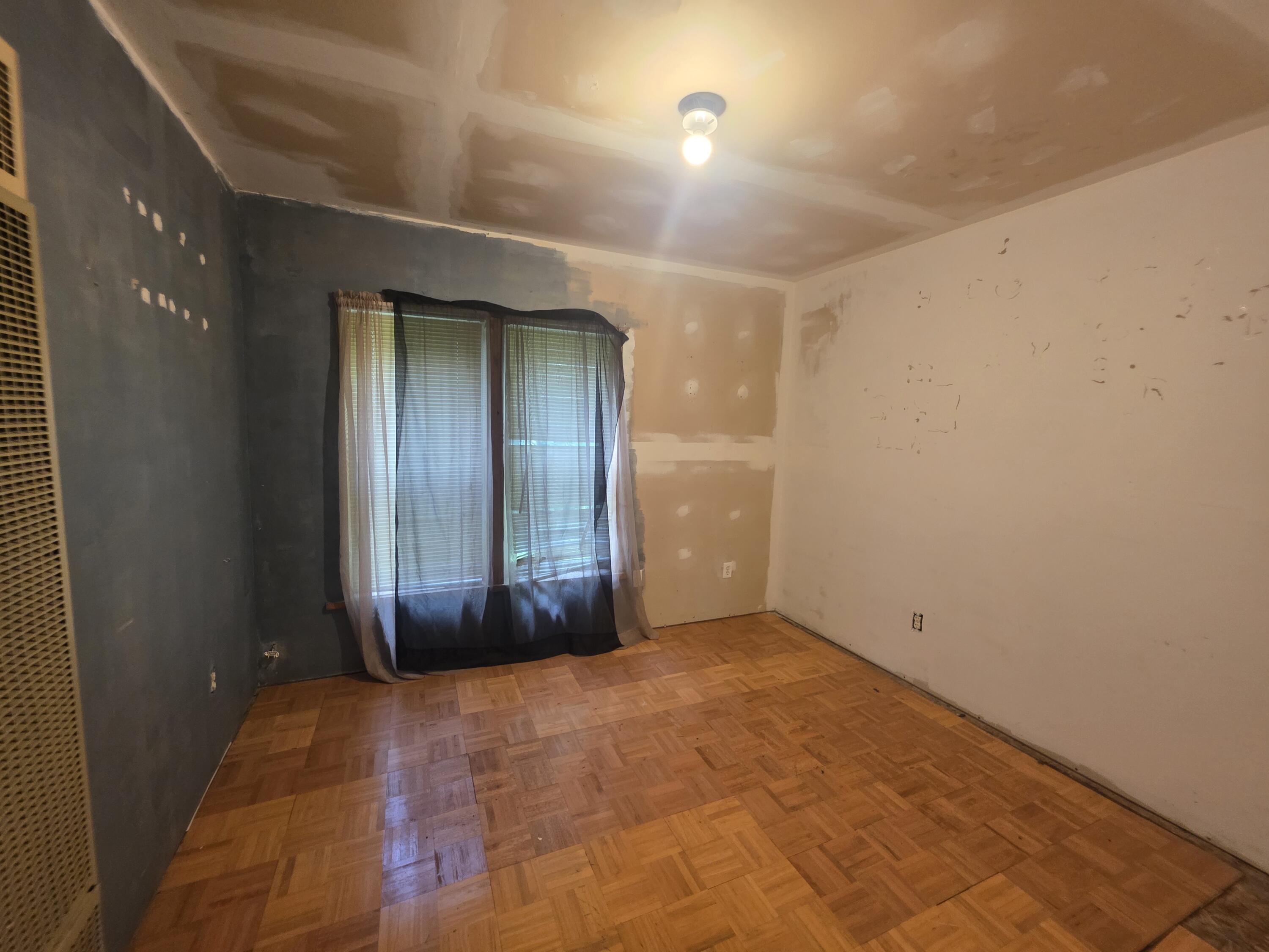 1303 E Main Street Property Photo 7