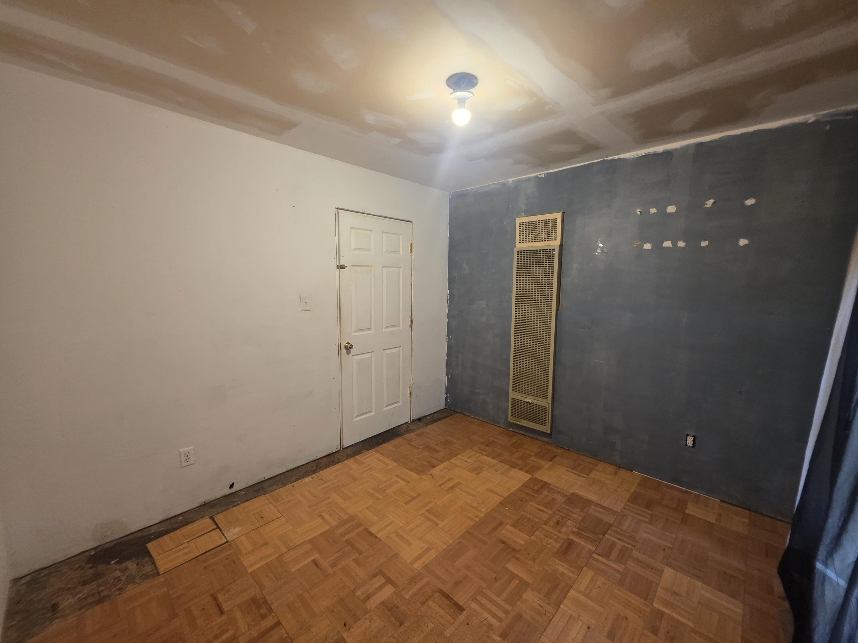 1303 E Main Street Property Photo 8