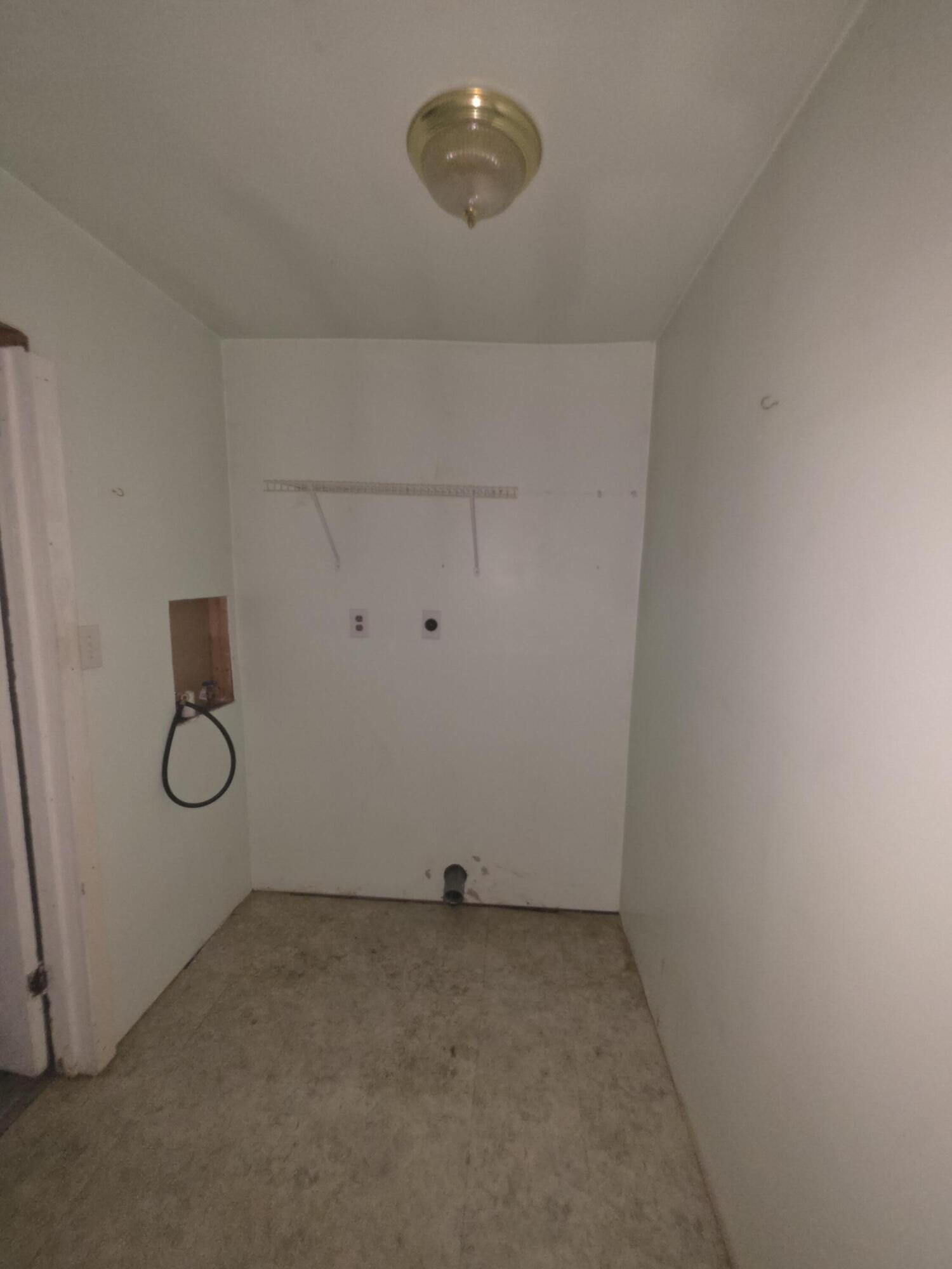 1303 E Main Street Property Photo 10
