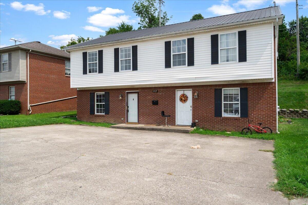 217 Mcdaniel Drive 1-2 Property Photo 2