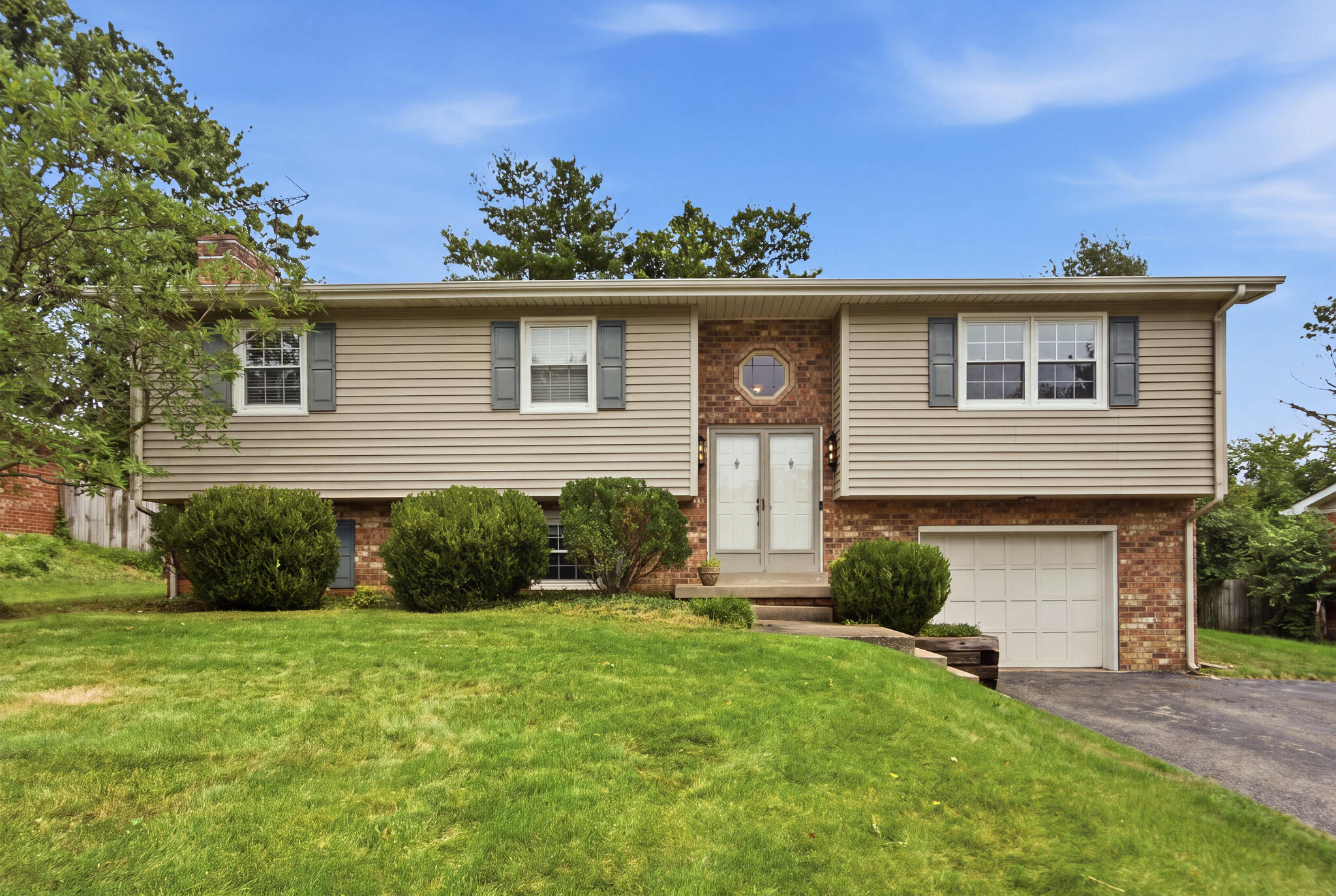 481 Severn Way Property Photo 1