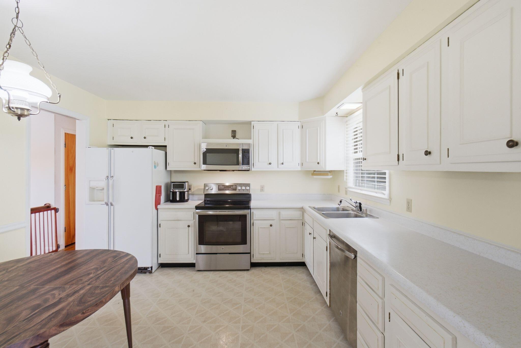 481 Severn Way Property Photo 10