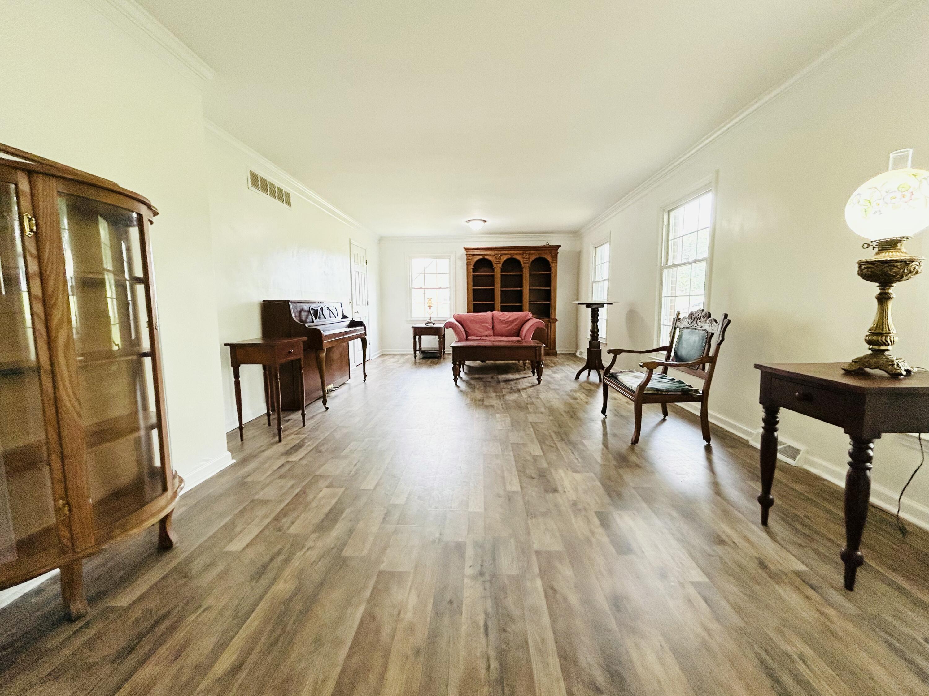 149 Mercer Avenue Property Photo 7