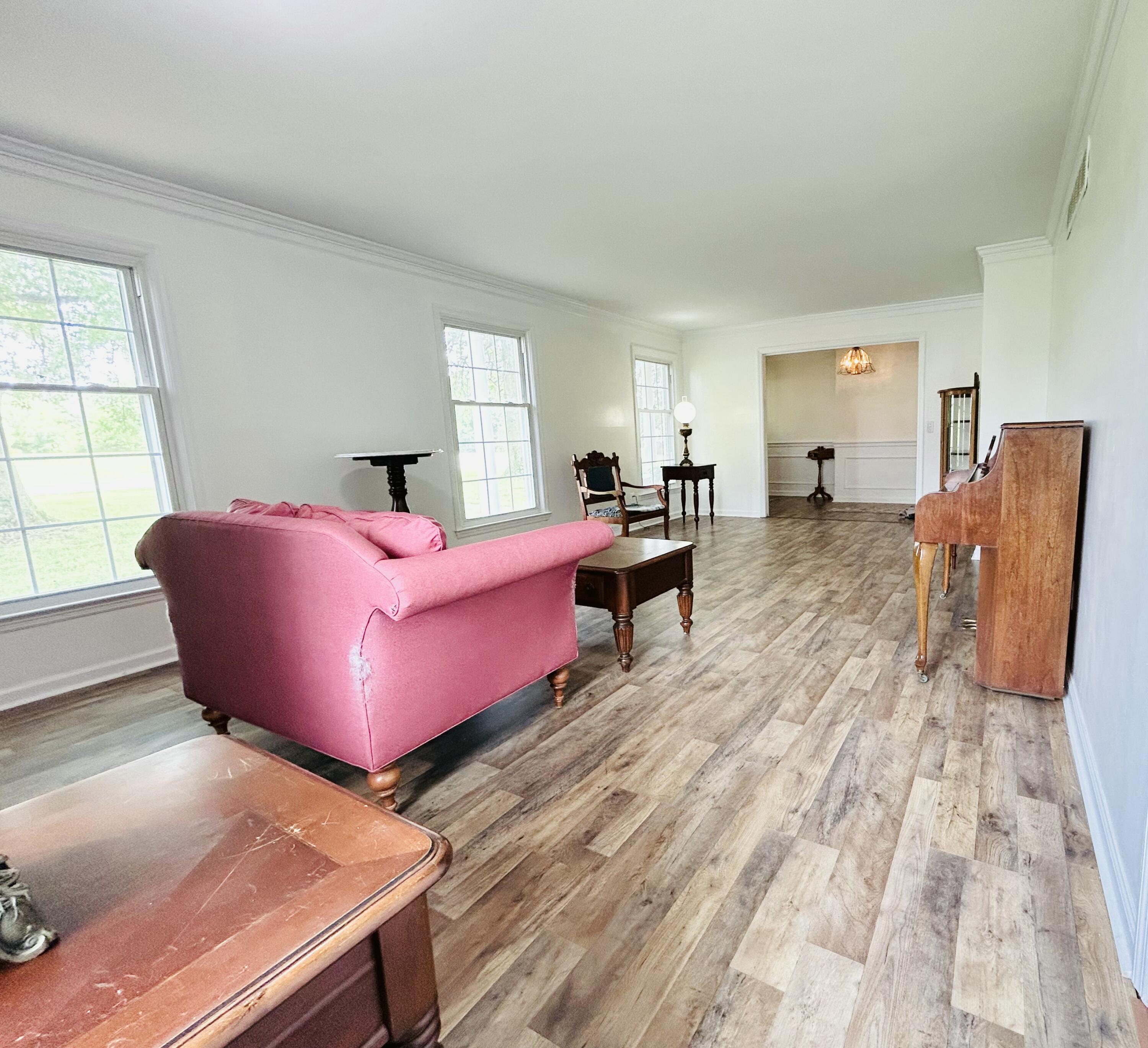 149 Mercer Avenue Property Photo 8