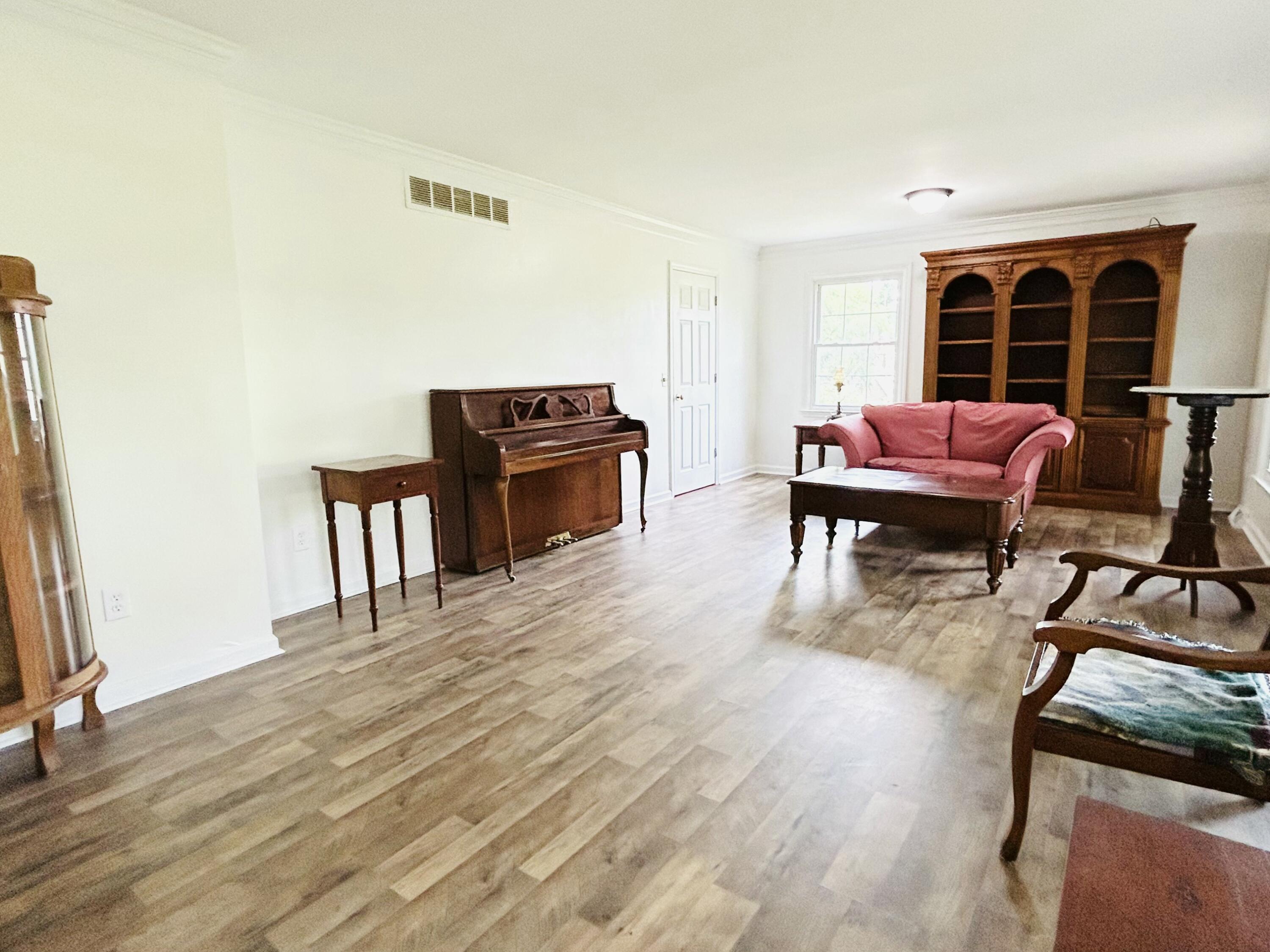 149 Mercer Avenue Property Photo 13
