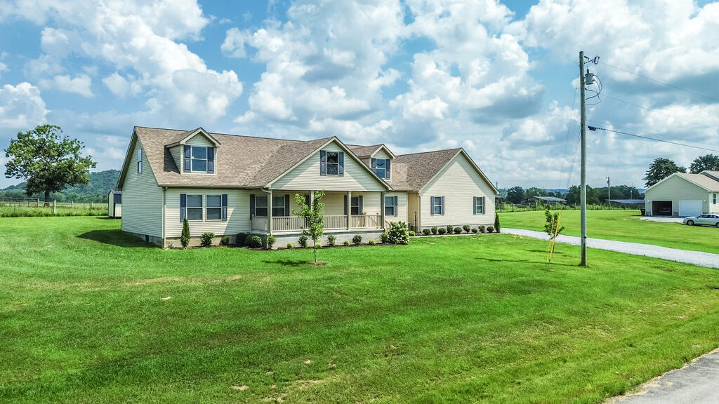 700 Aubrie Boulevard Property Photo 4