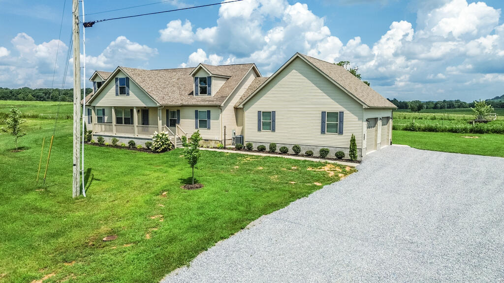 700 Aubrie Boulevard Property Photo 5