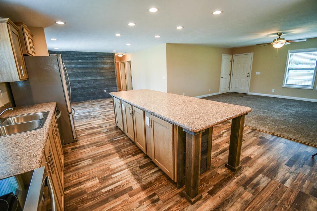 700 Aubrie Boulevard Property Photo 18