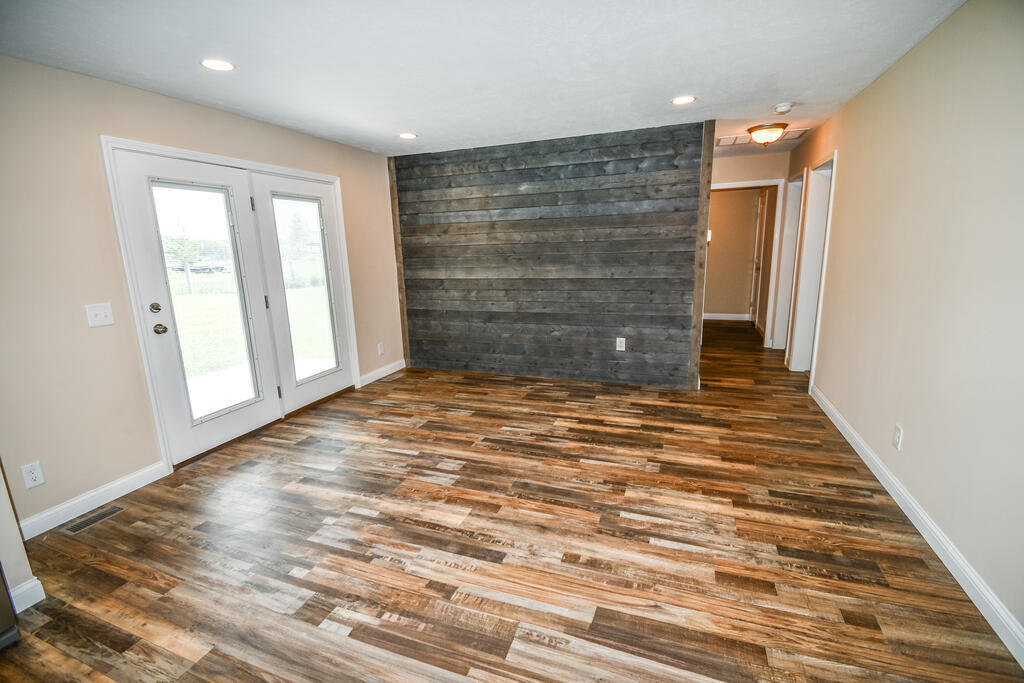700 Aubrie Boulevard Property Photo 23