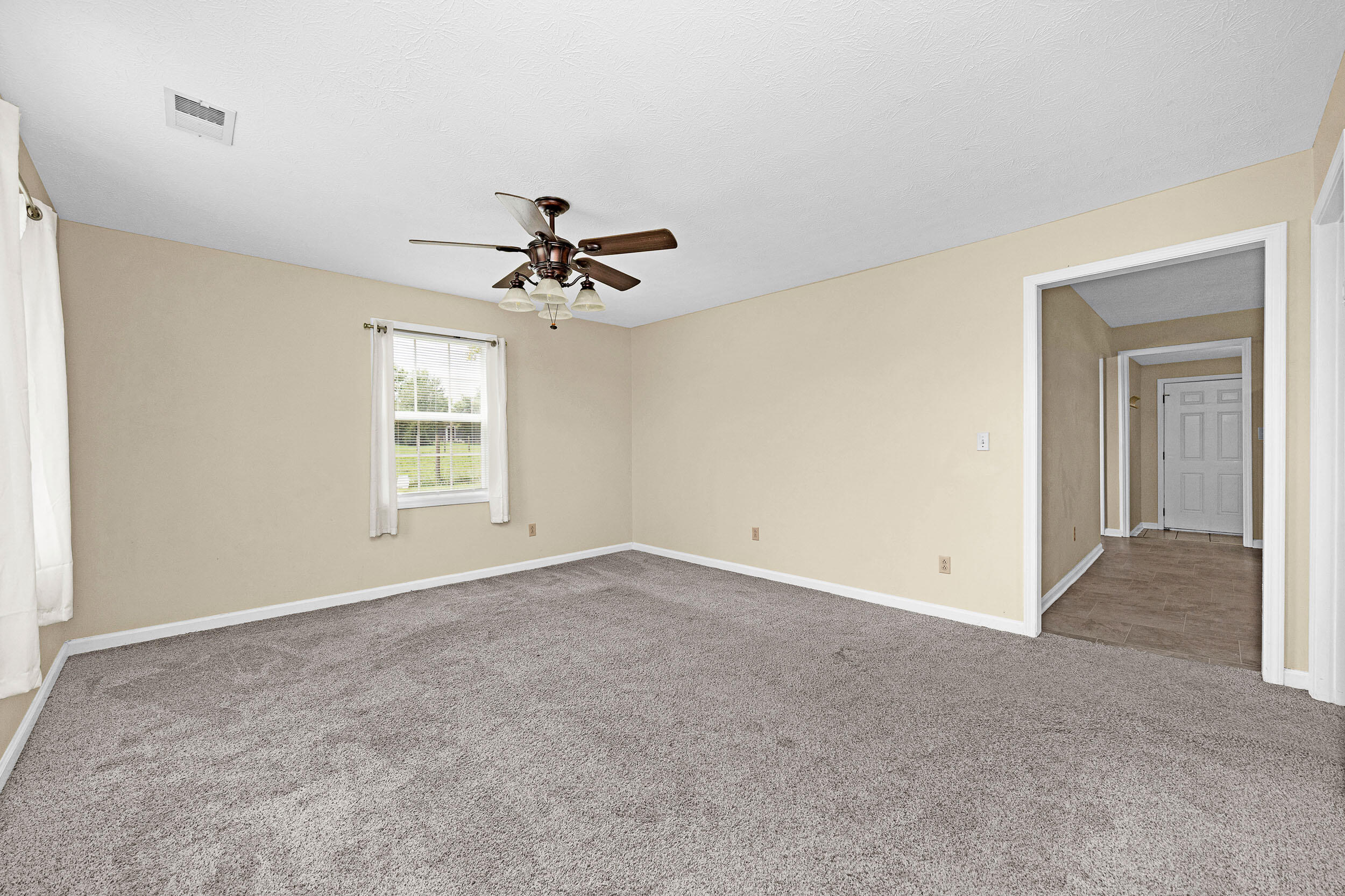 405 Highway 2141 Property Photo 11