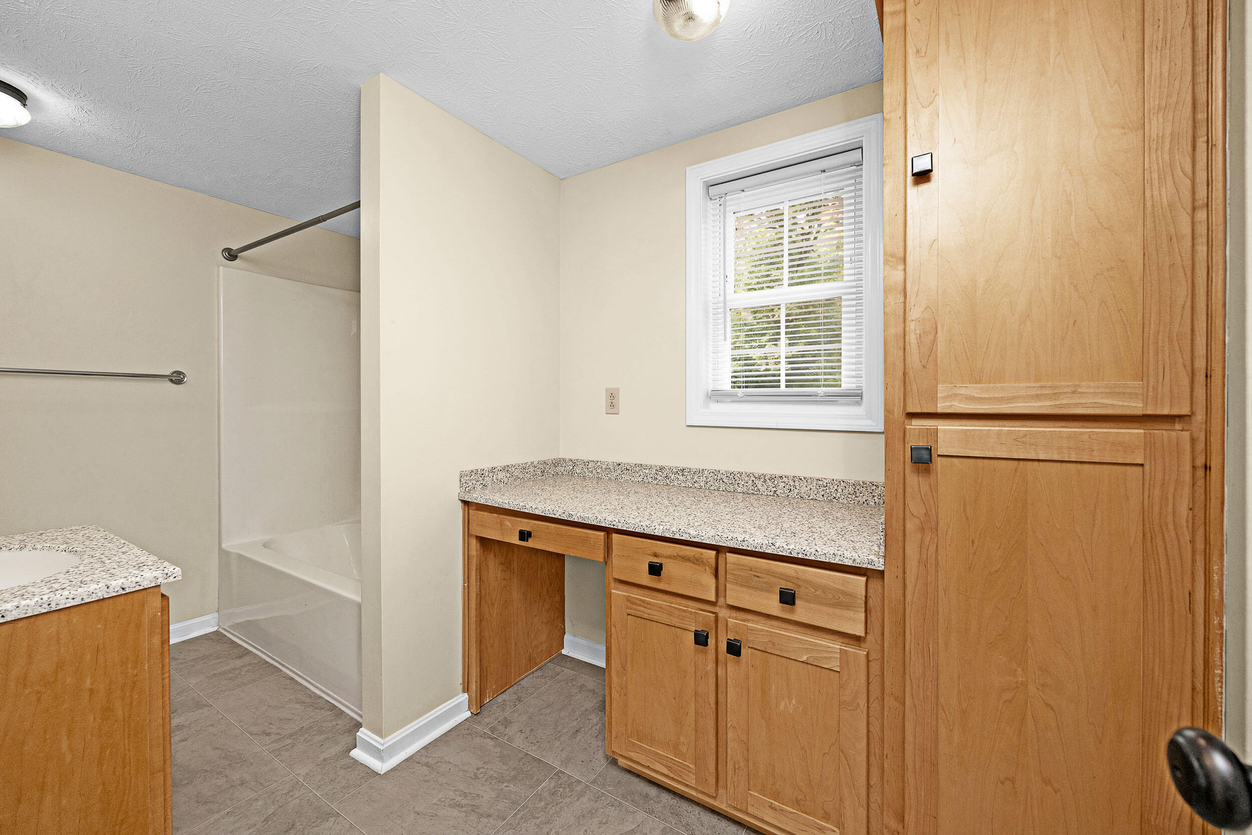 405 Highway 2141 Property Photo 18