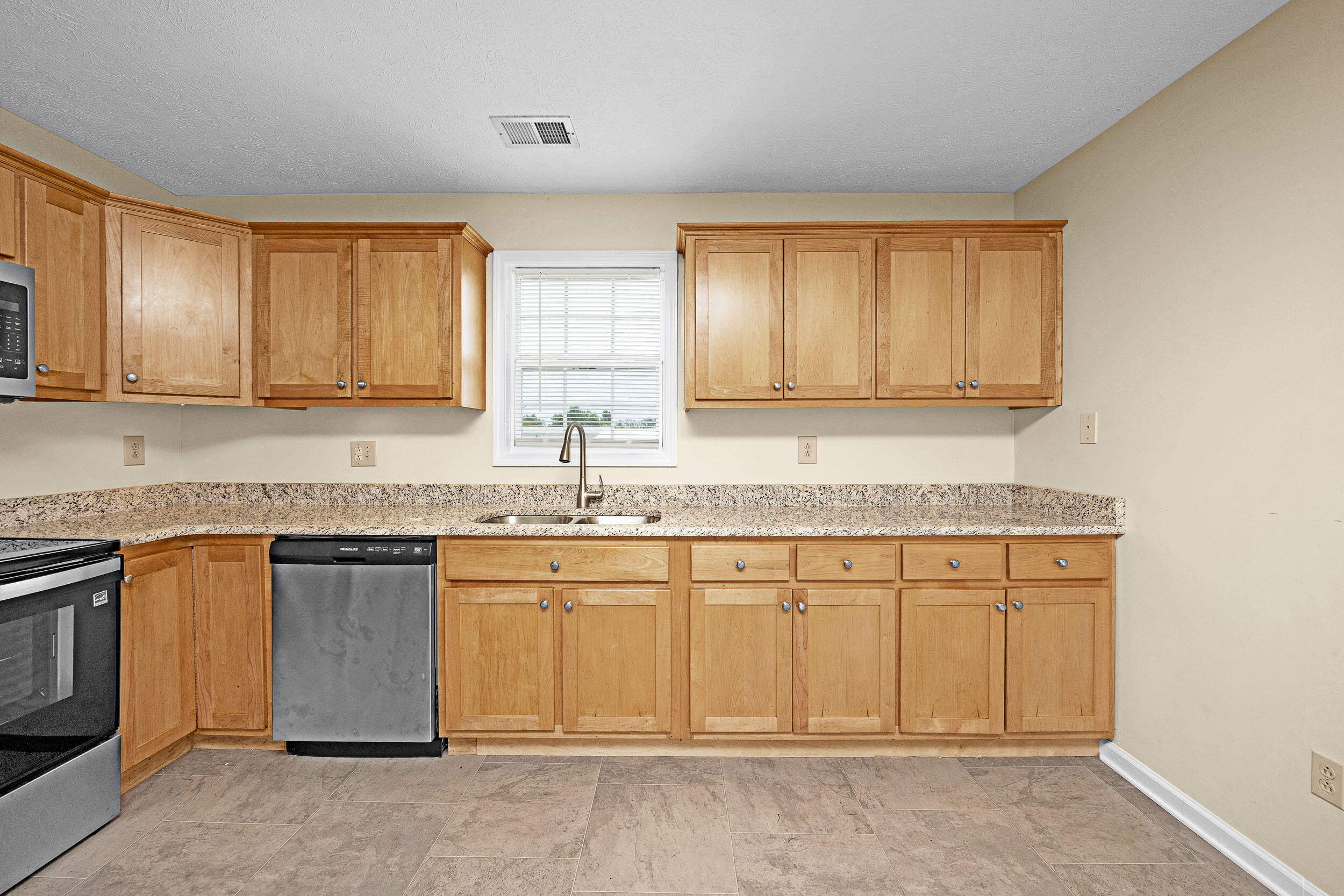 405 Highway 2141 Property Photo 27