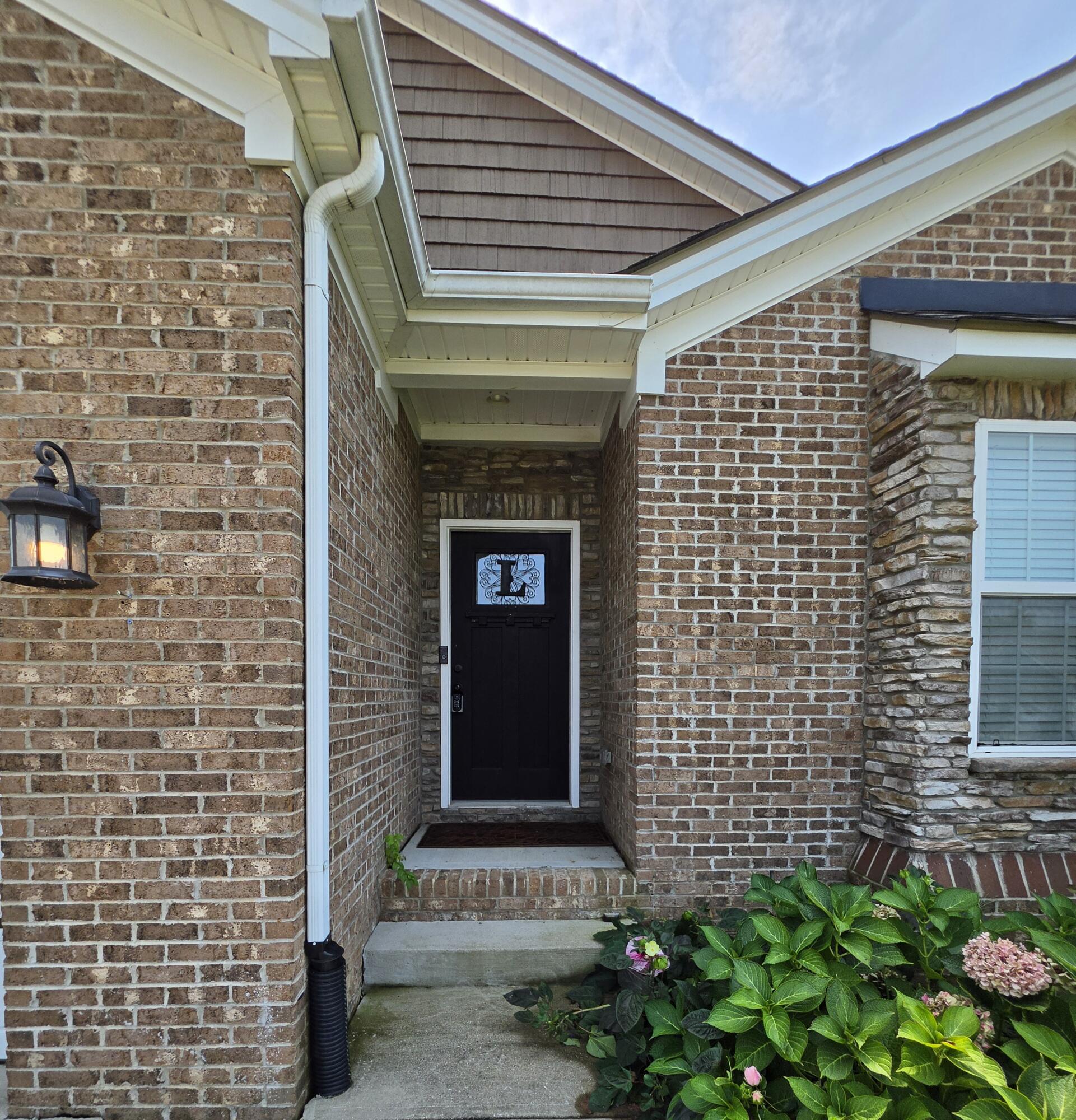 100 Stephen Drive Property Photo 2