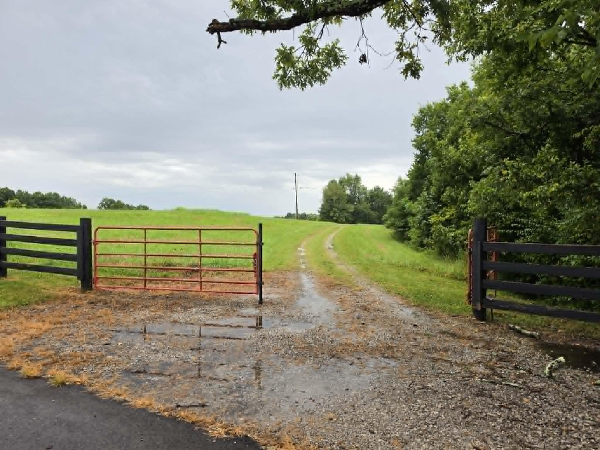 811 Hickory Ridge Road Property Photo 1