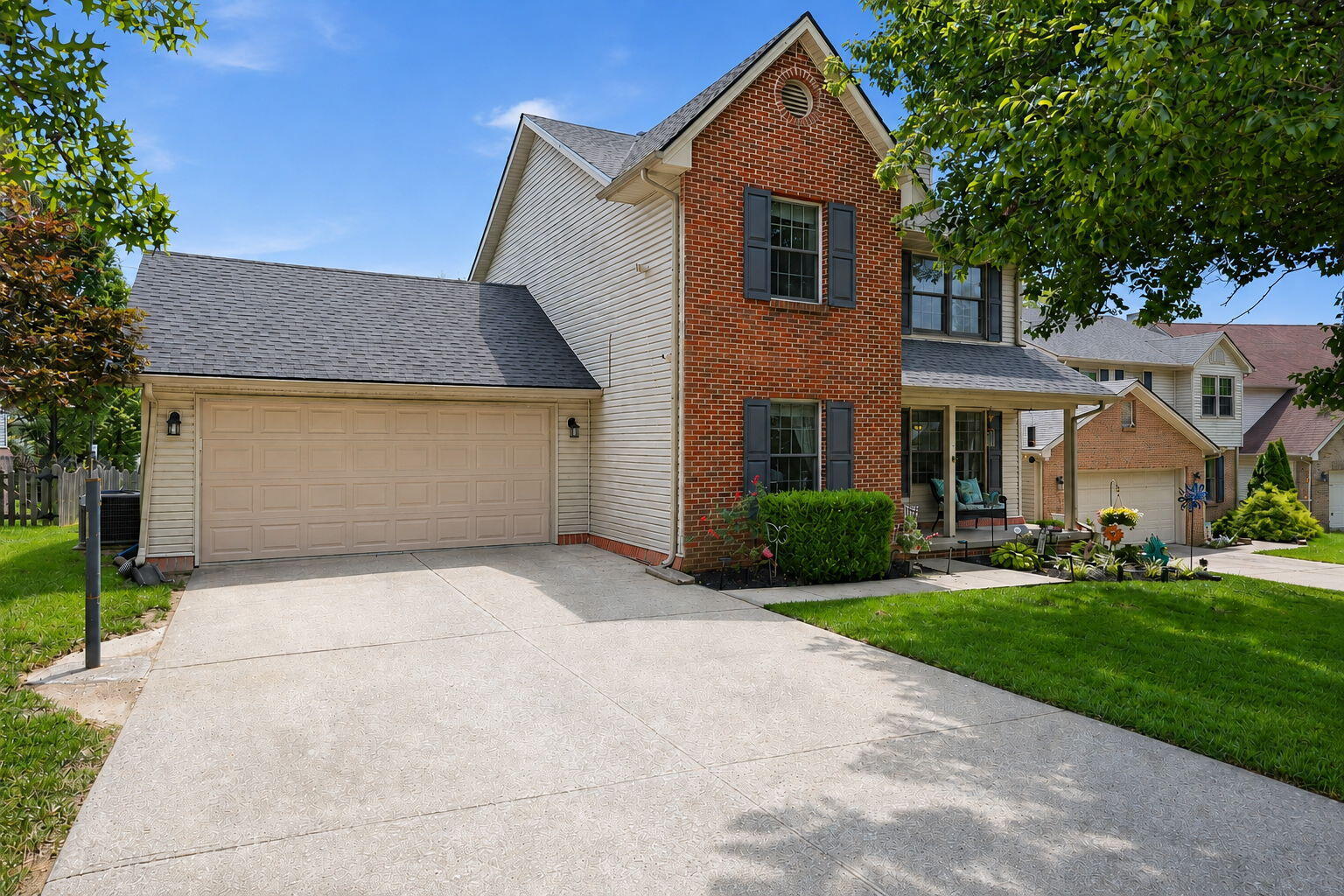 532 Amberley Drive Property Photo 2