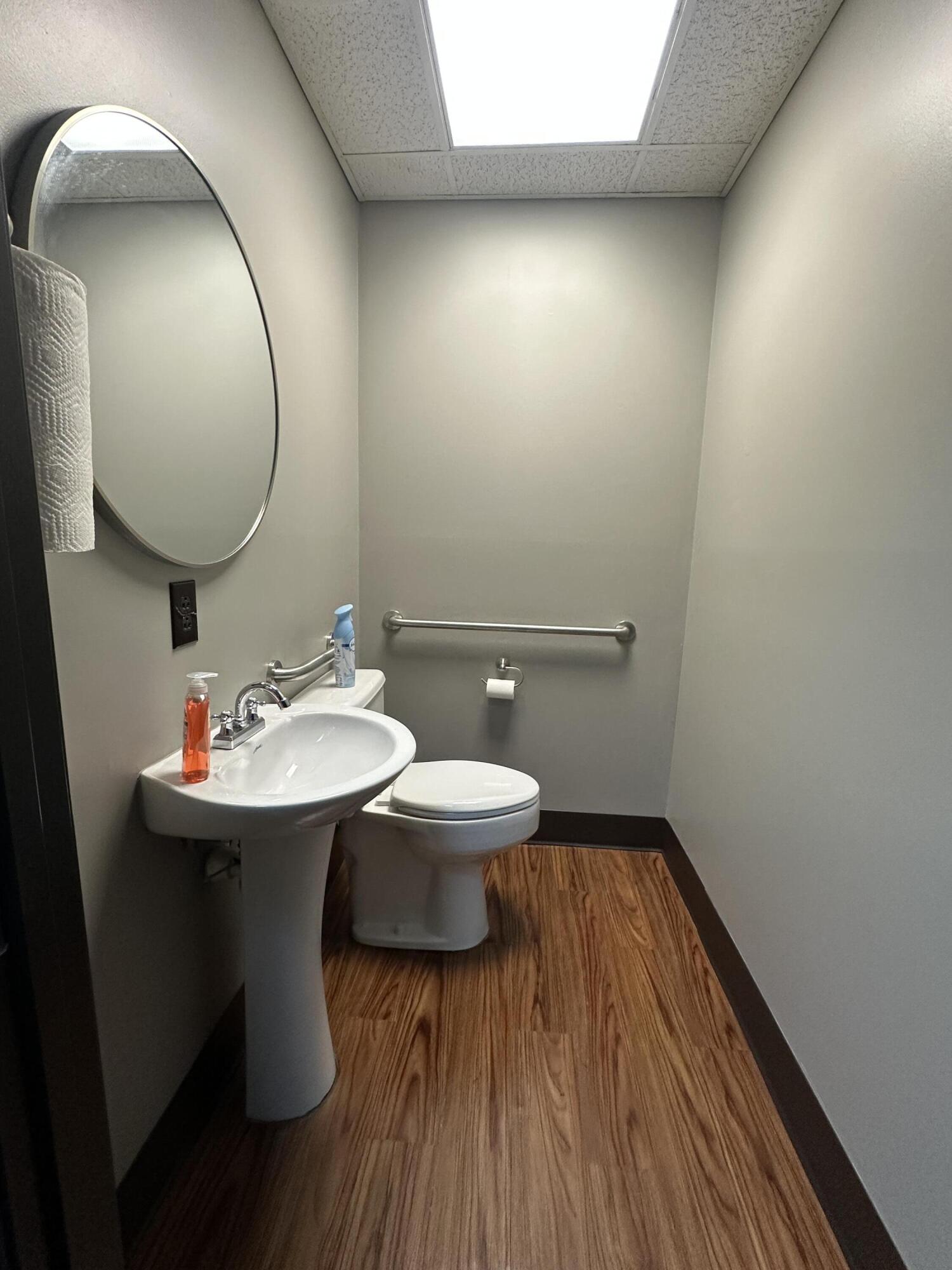 100 Greenbriar Drive Property Photo 20