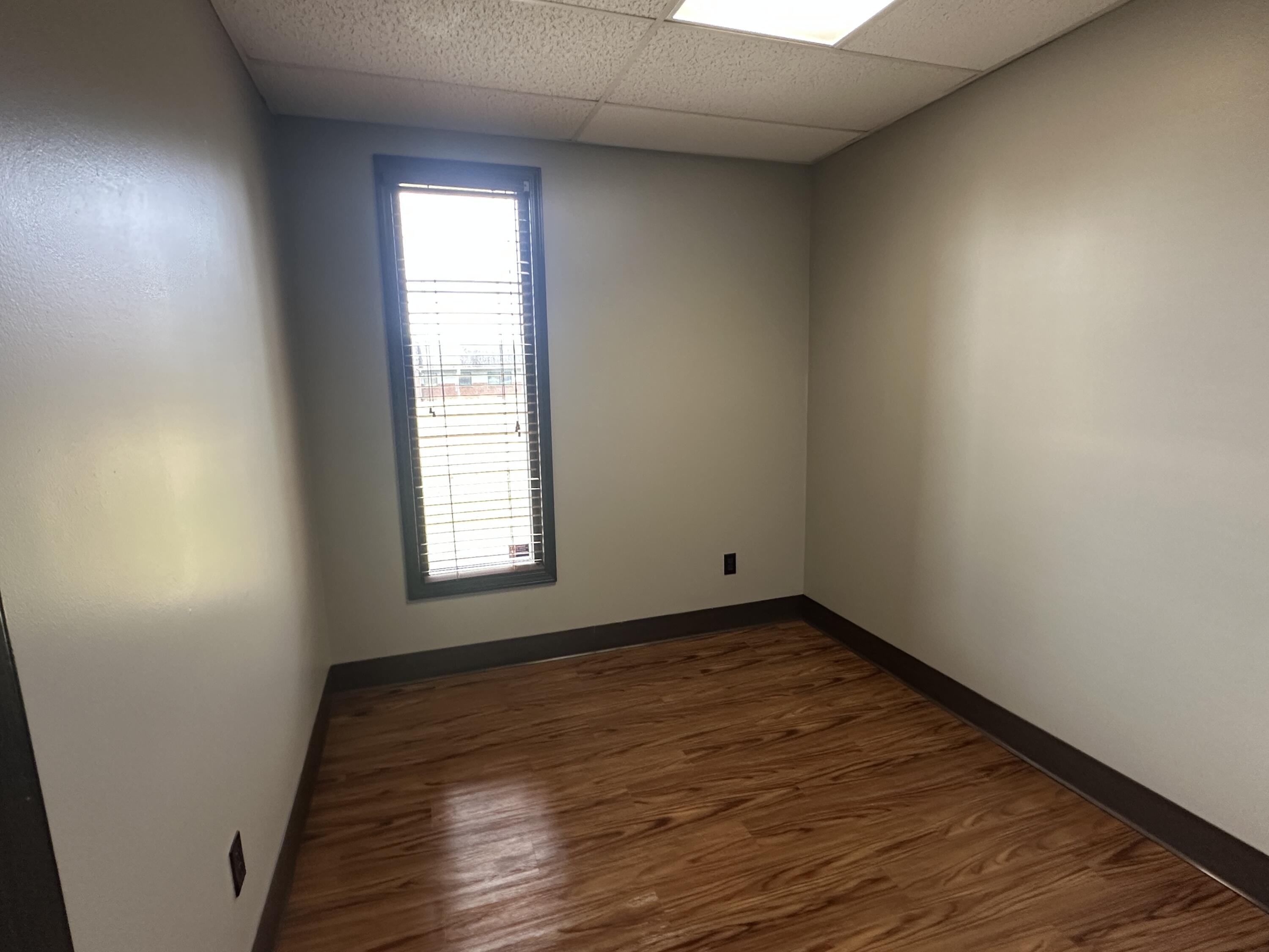 100 Greenbriar Drive Property Photo 29