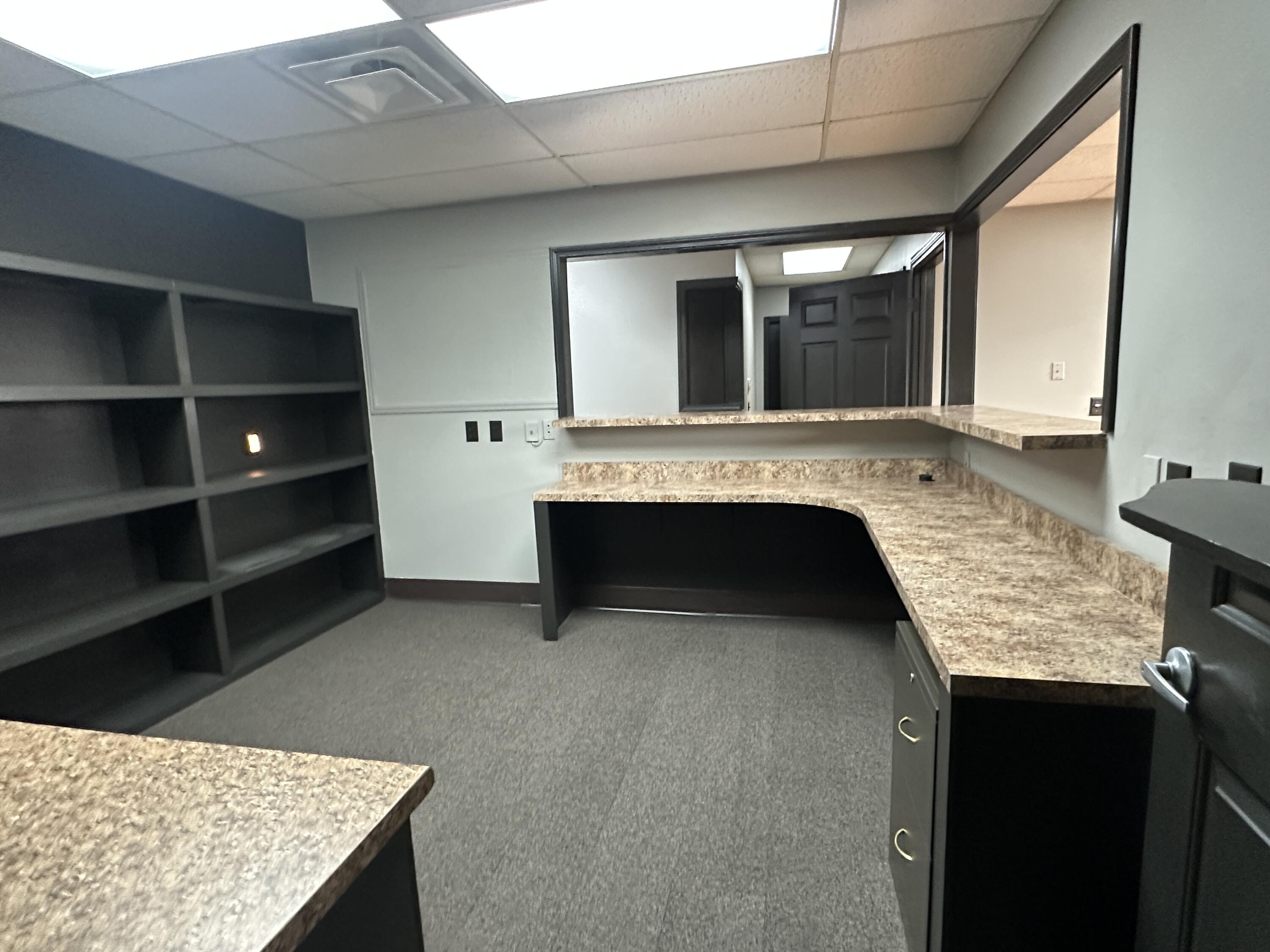 100 Greenbriar Drive Property Photo 33