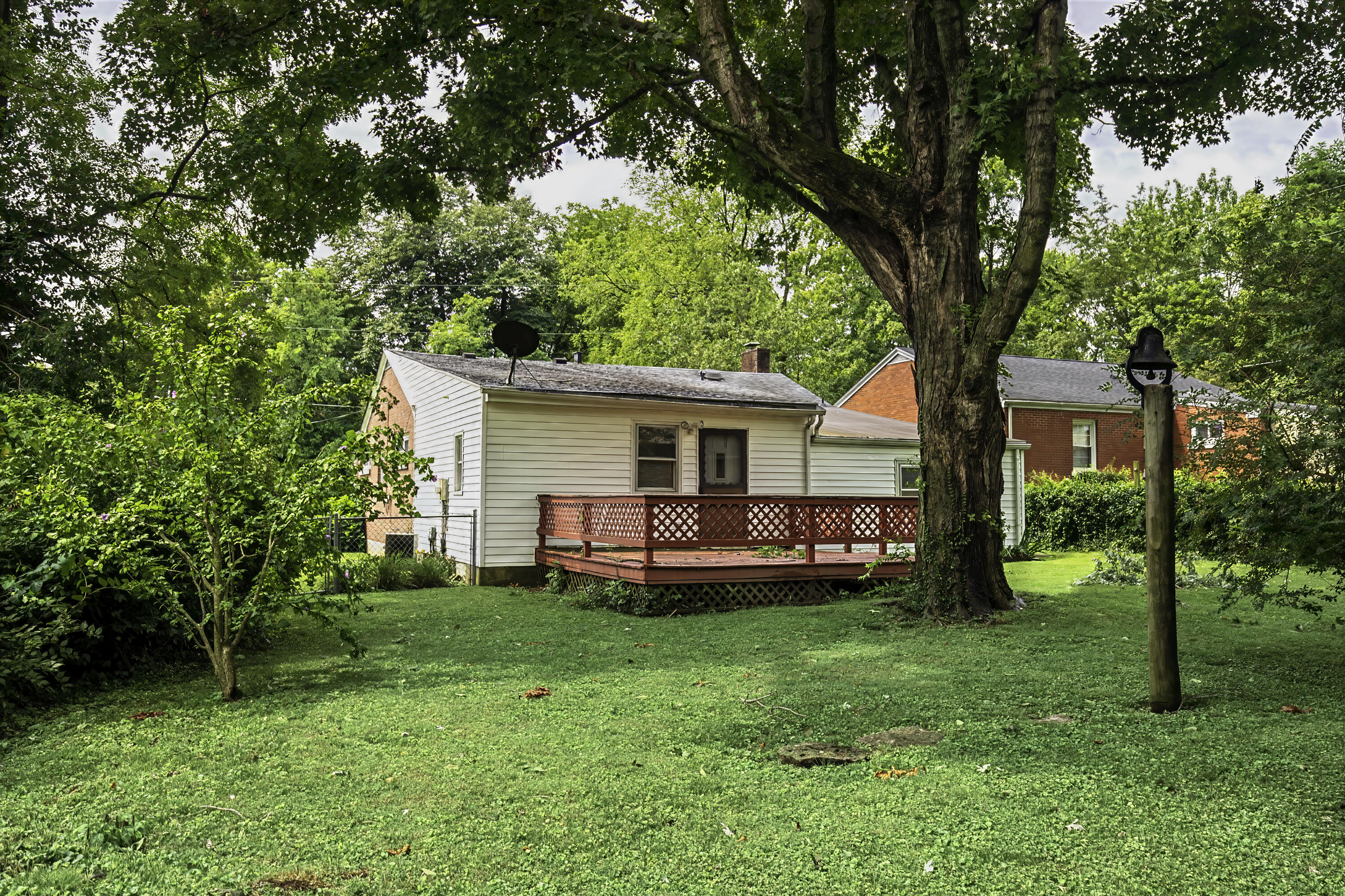 224 E Cross Street Property Photo 4