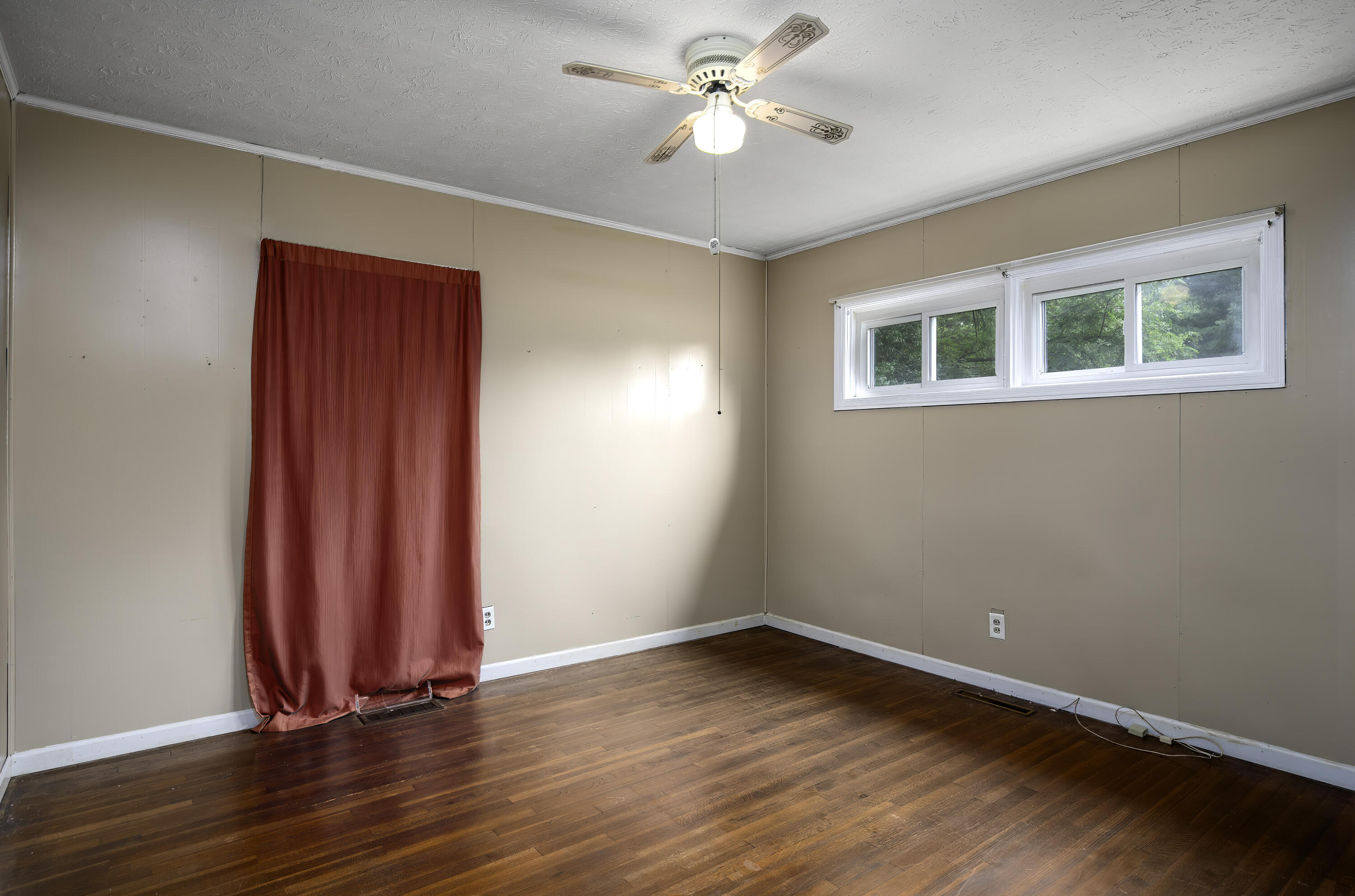 224 E Cross Street Property Photo 15