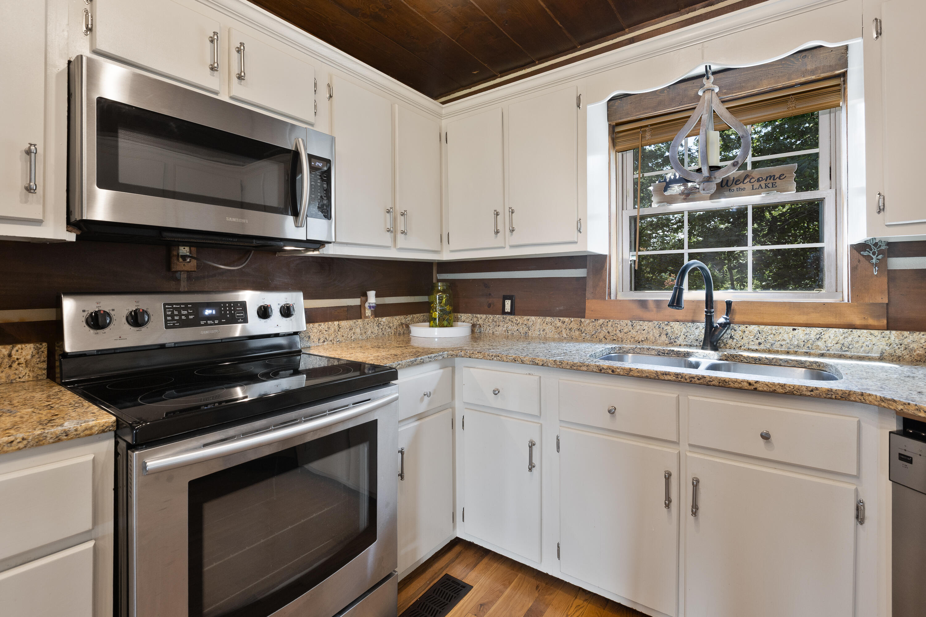 737 Cliffs Edge Road Property Photo 8