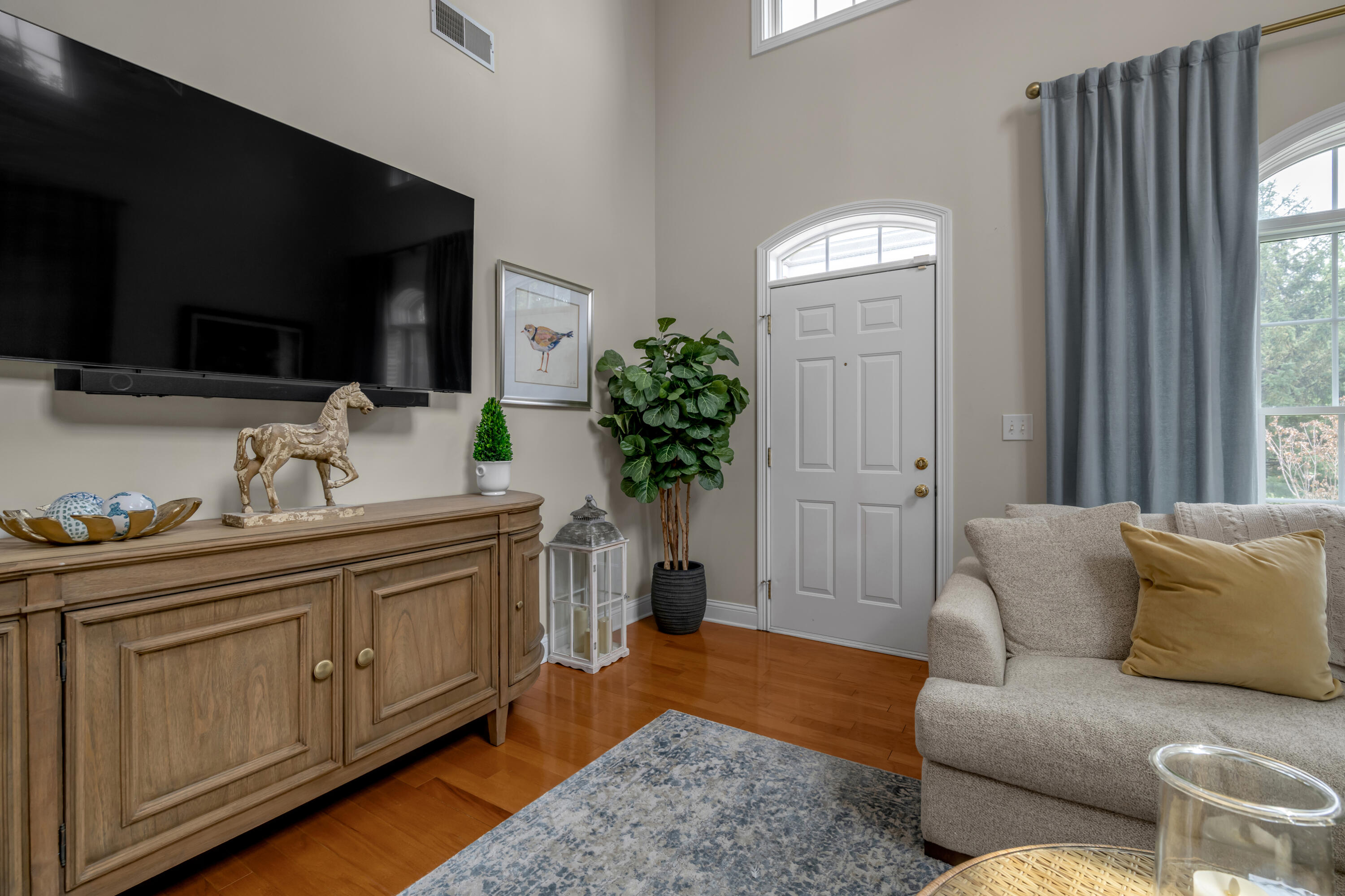 967 Star Shoot Parkway Property Photo 5