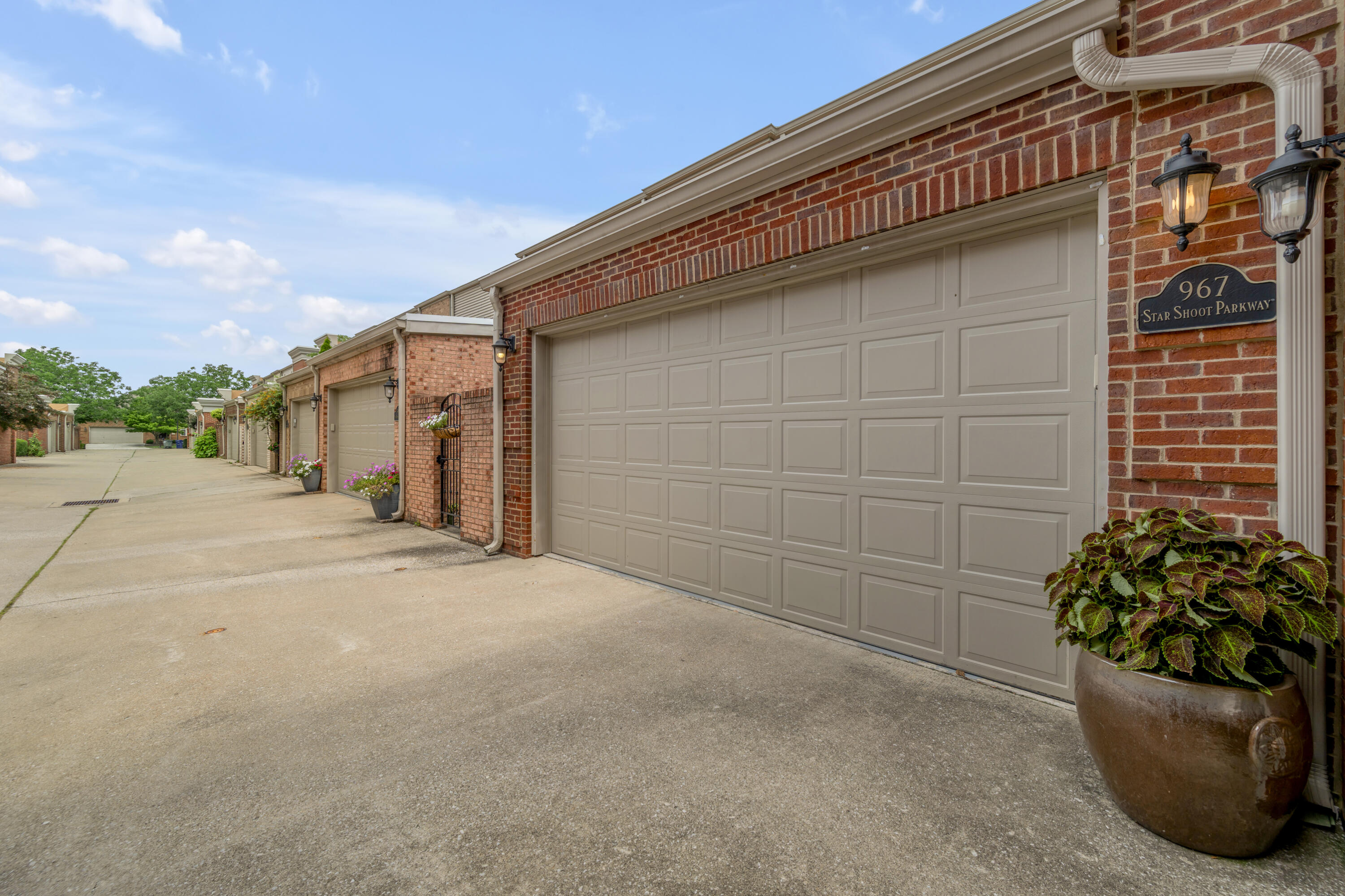 967 Star Shoot Parkway Property Photo 56