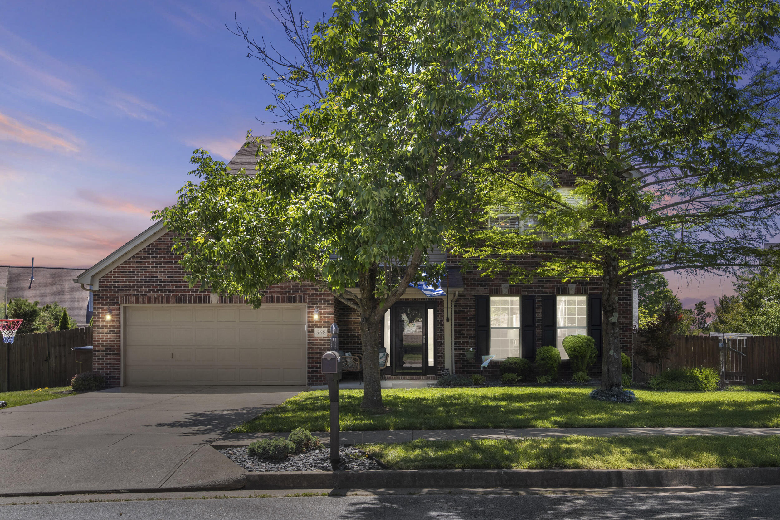 568 Thames Circle Property Photo 2
