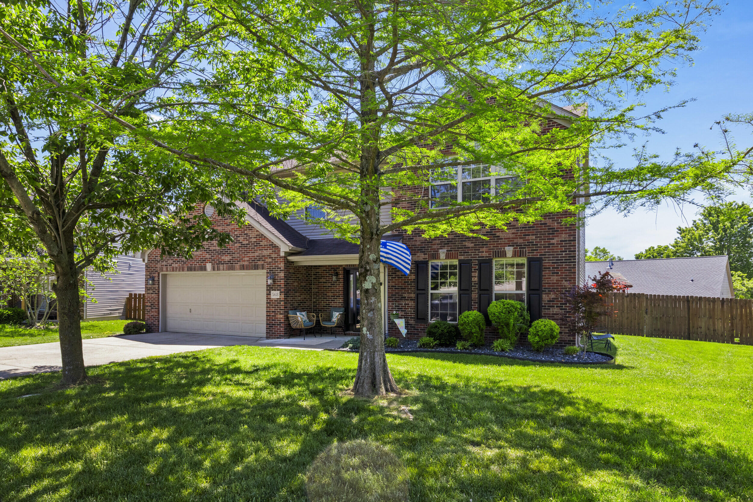 568 Thames Circle Property Photo 4