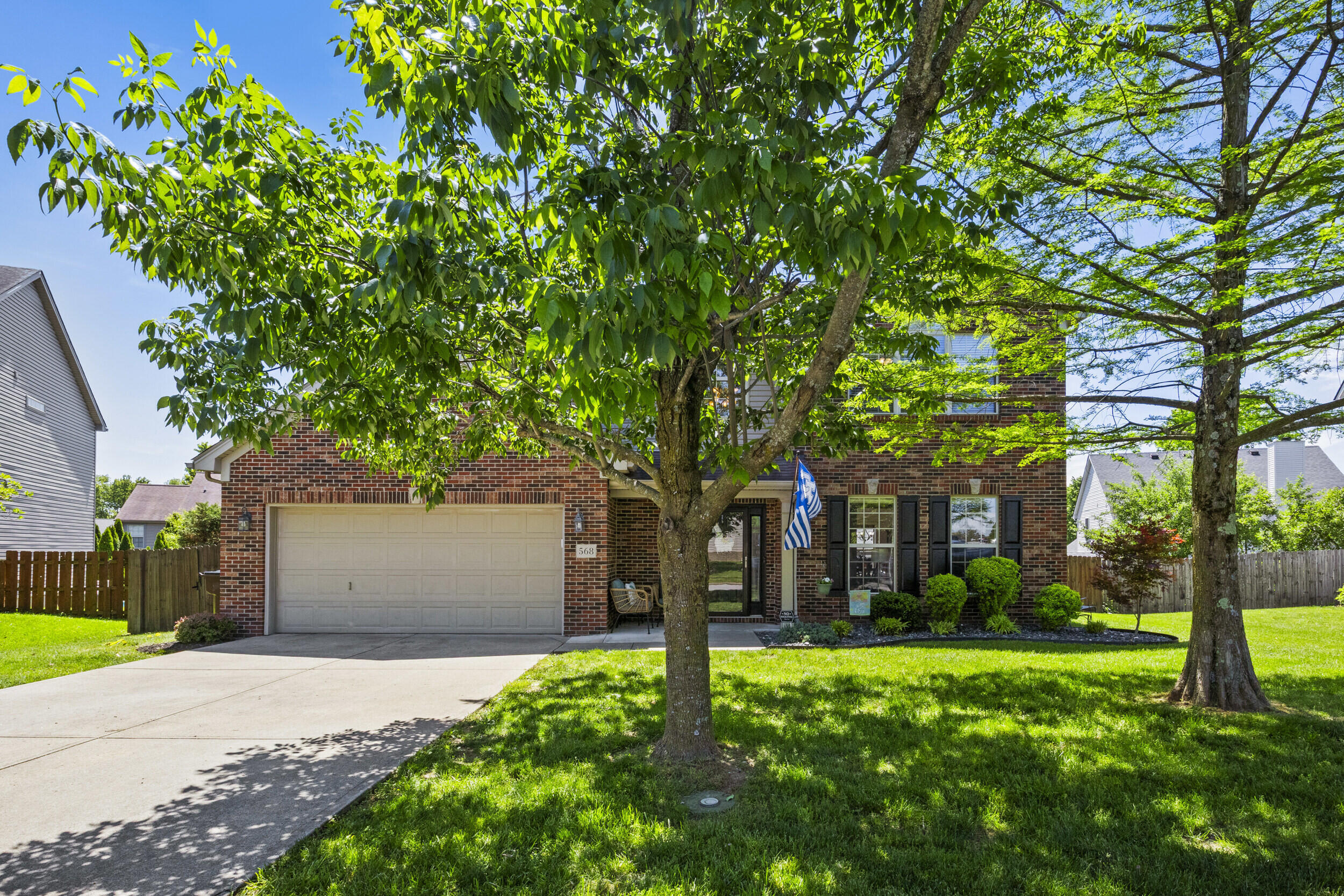568 Thames Circle Property Photo 6