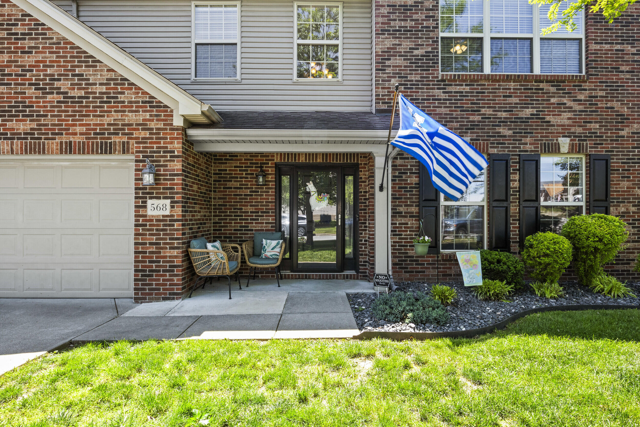 568 Thames Circle Property Photo 7