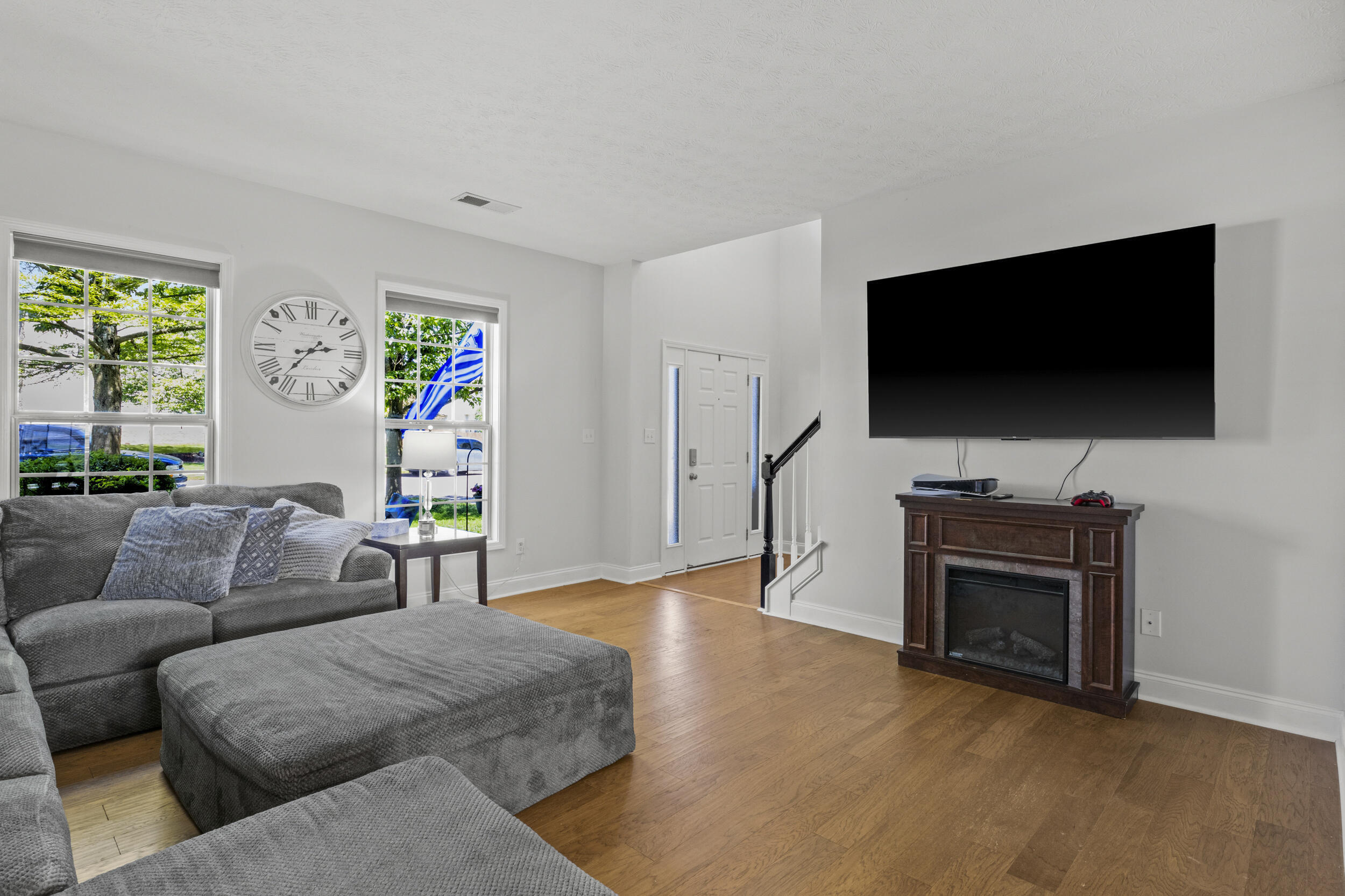 568 Thames Circle Property Photo 10